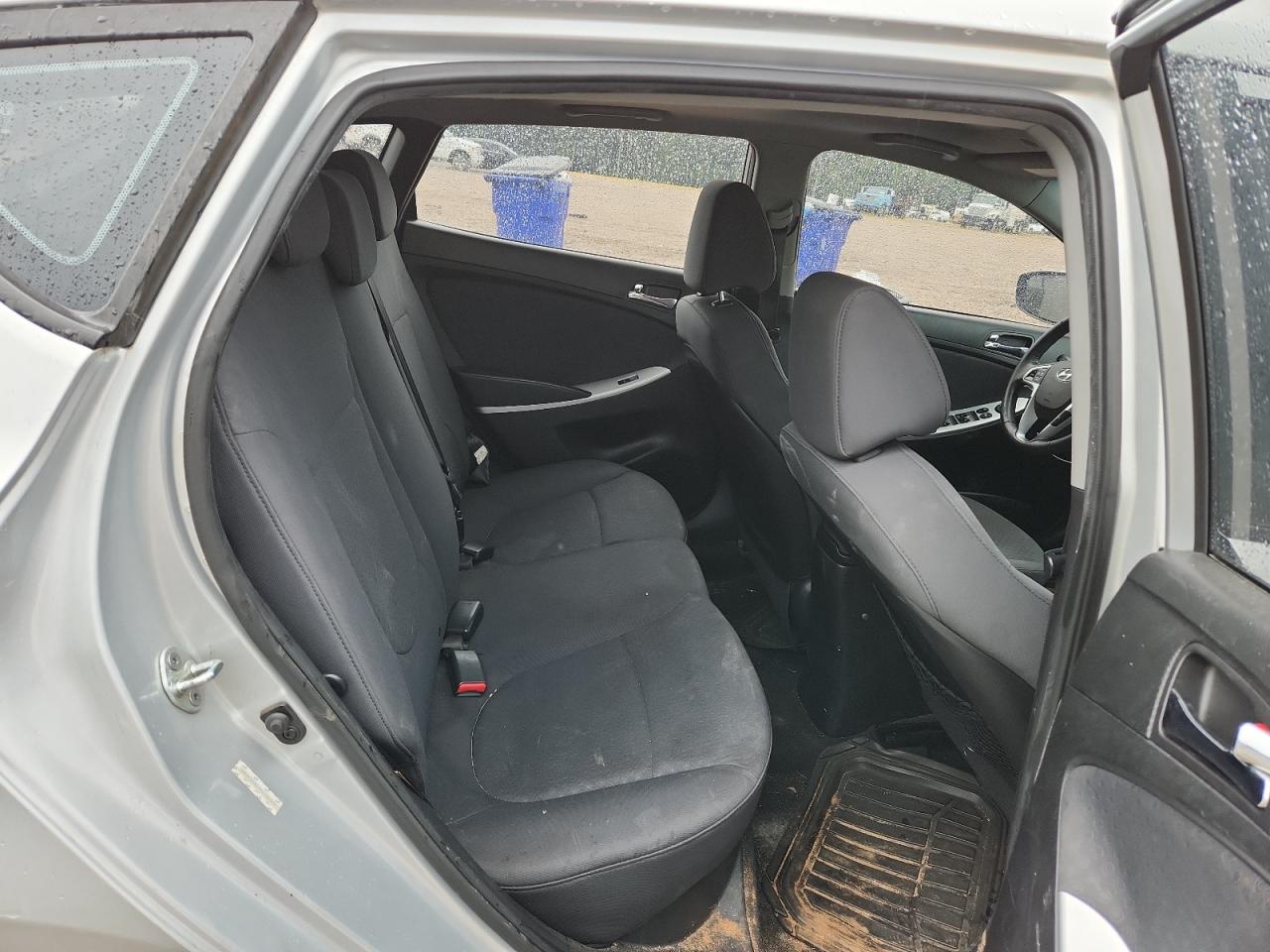 2013 Hyundai Accent Se Silver vin: KMHCU5AEXDU102392