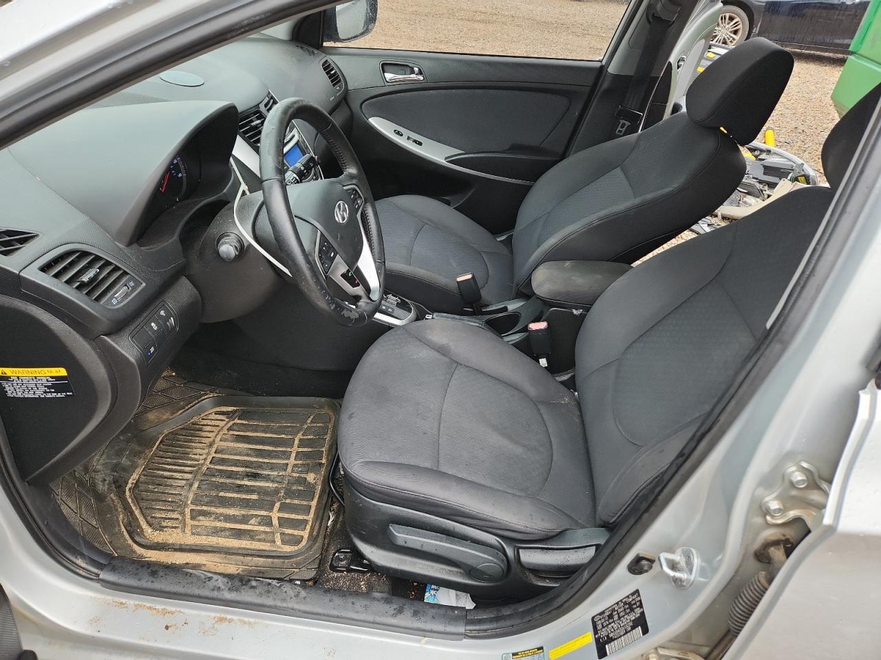 2013 Hyundai Accent Se Silver vin: KMHCU5AEXDU102392