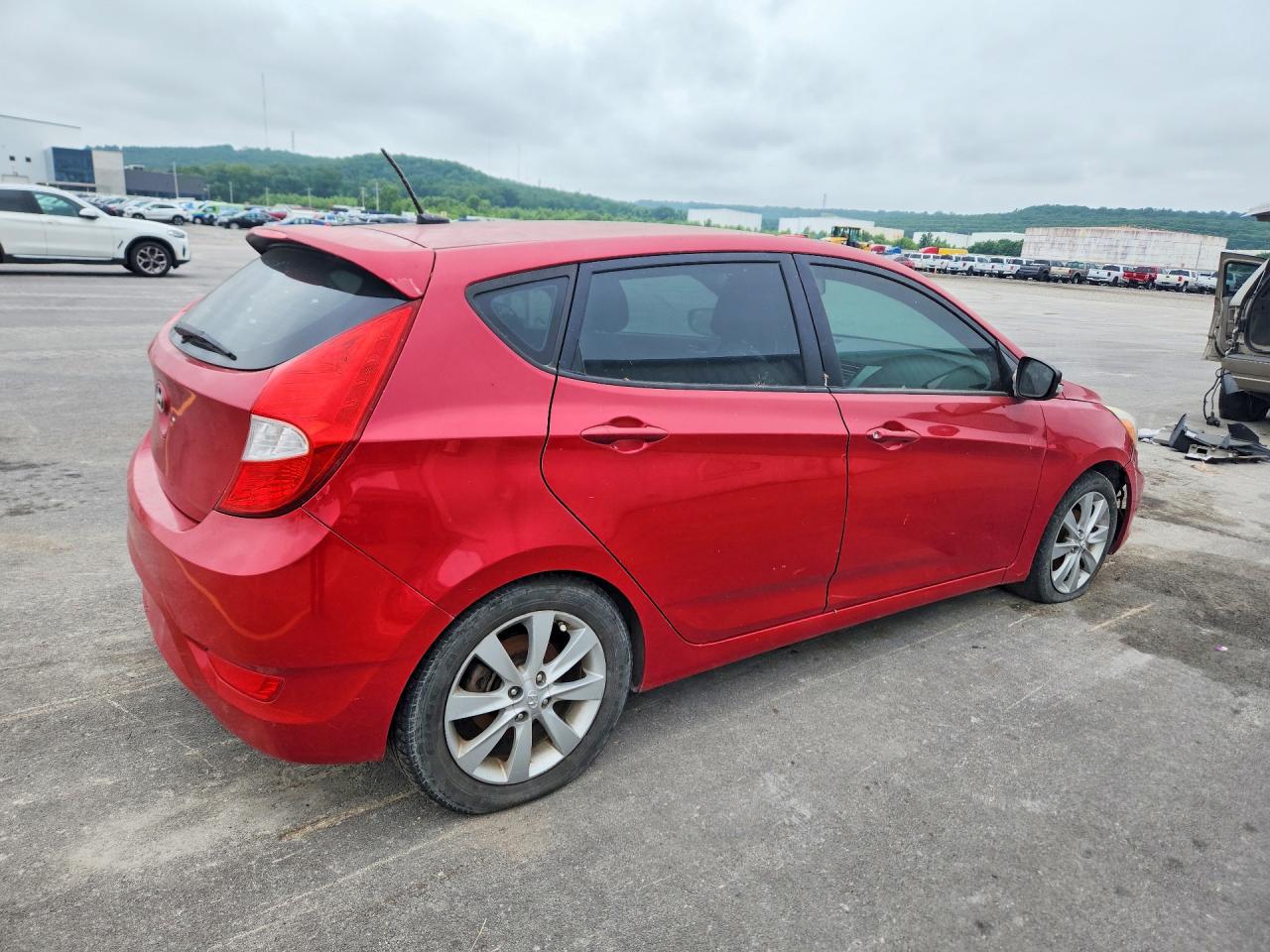 2014 Hyundai Accent Se Red vin: KMHCU5AEXEU175814