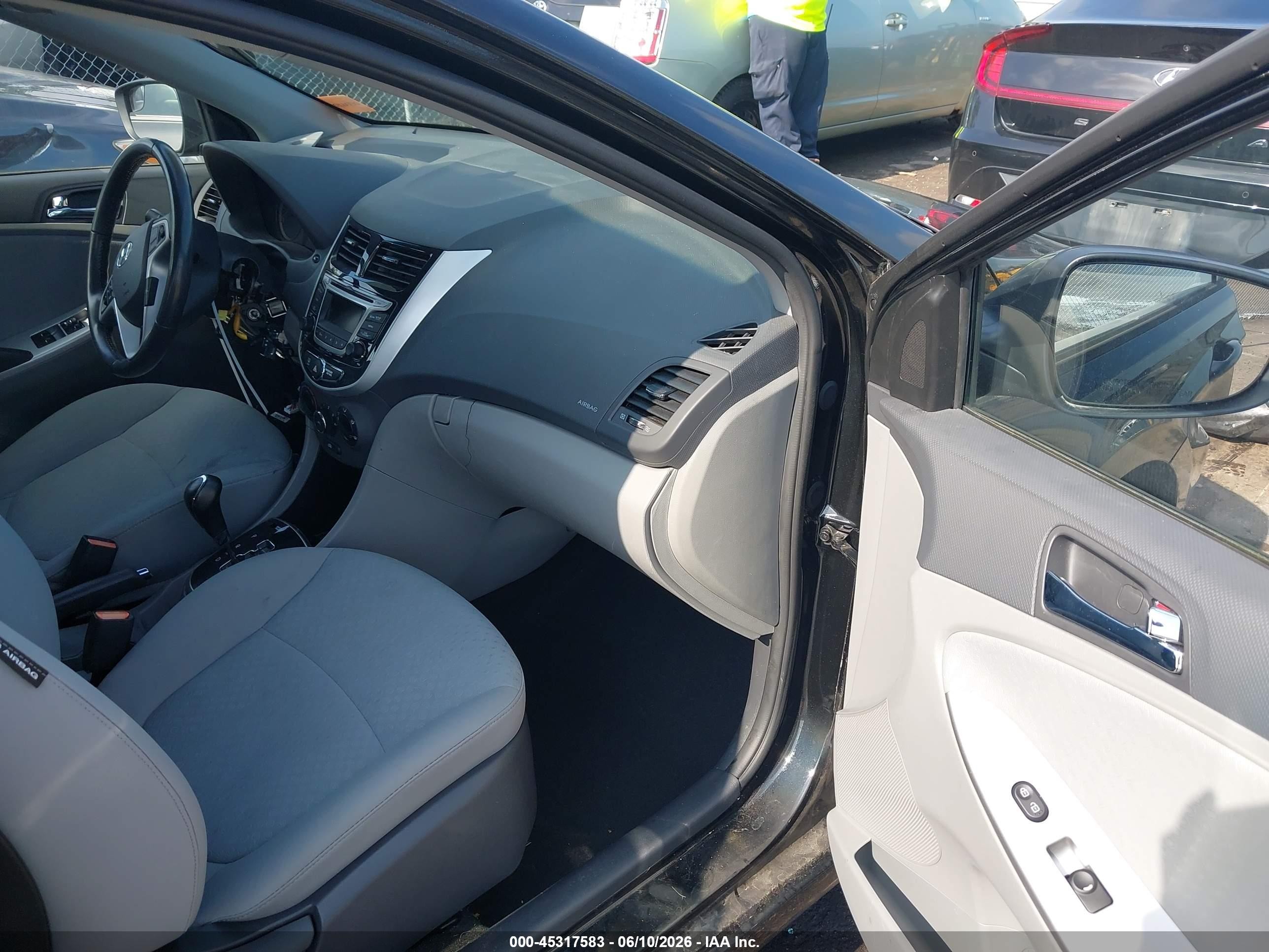 2014 Hyundai Accent Se Black vin: KMHCU5AEXEU177711