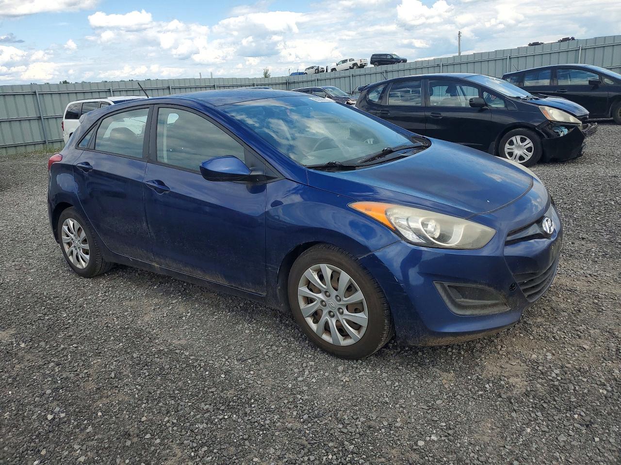 2013 Hyundai Elantra Gt Blue vin: KMHD25LE2DU028893