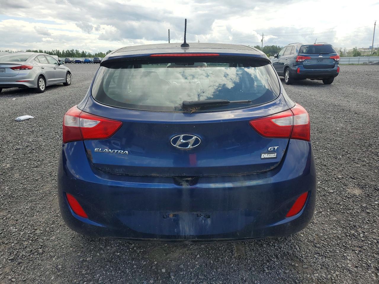 2013 Hyundai Elantra Gt Blue vin: KMHD25LE2DU028893
