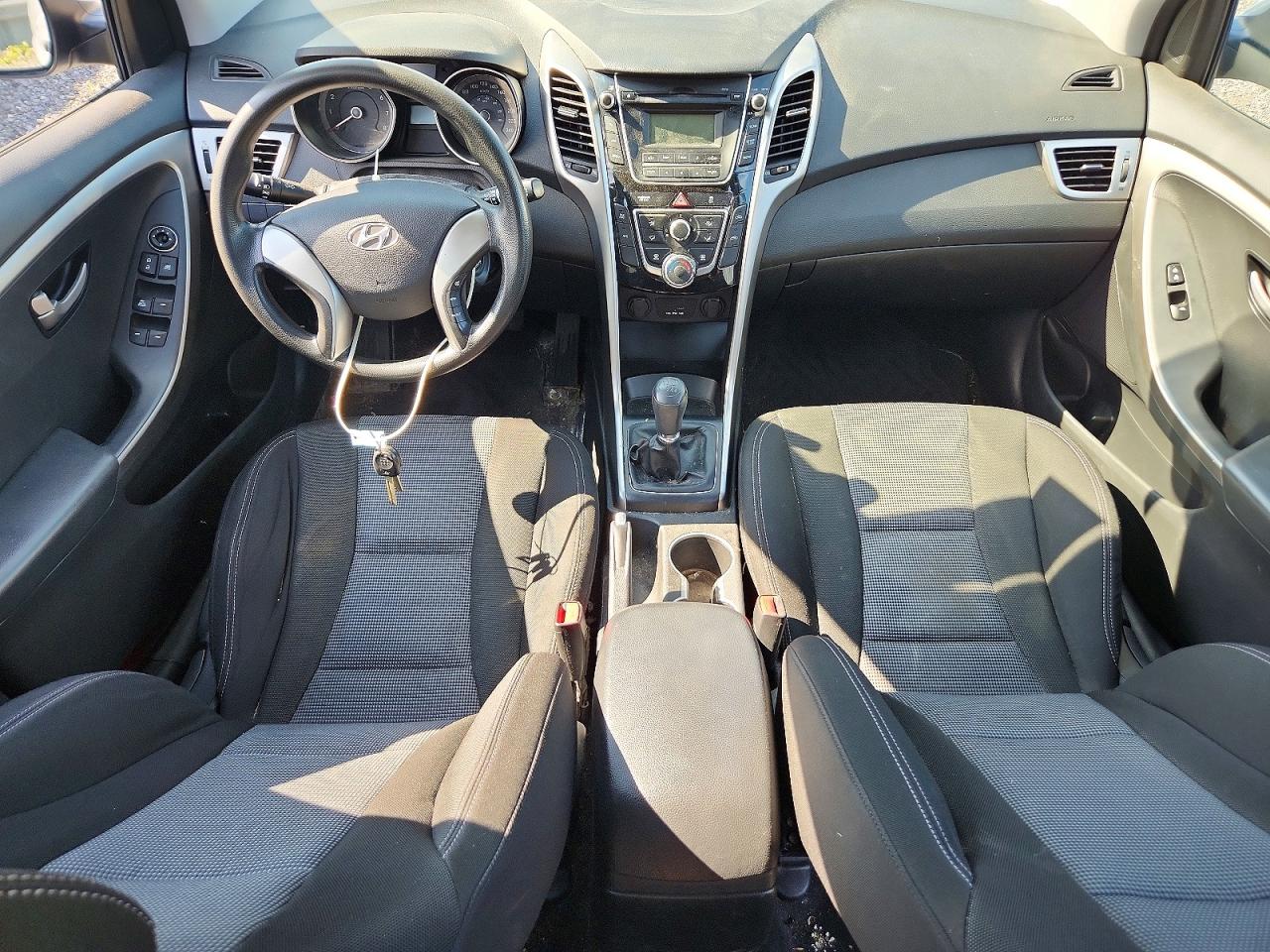 2013 Hyundai Elantra Gt Серебряный vin: KMHD25LE6DU113560