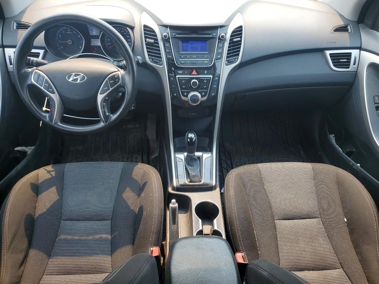2013 Hyundai Elantra Gt White vin: KMHD25LE8DU042278