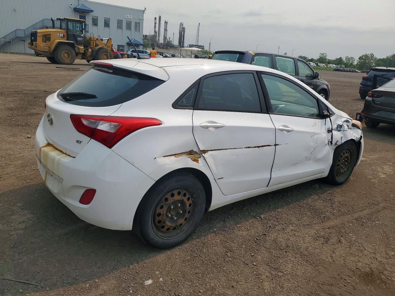 2013 Hyundai Elantra Gt White vin: KMHD25LE8DU042278