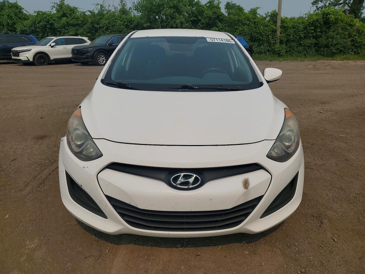 2013 Hyundai Elantra Gt White vin: KMHD25LE8DU042278