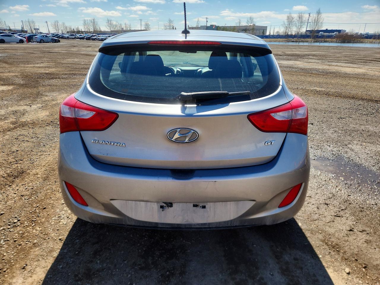 2013 Hyundai Elantra Gt Серебряный vin: KMHD25LE9DU056674