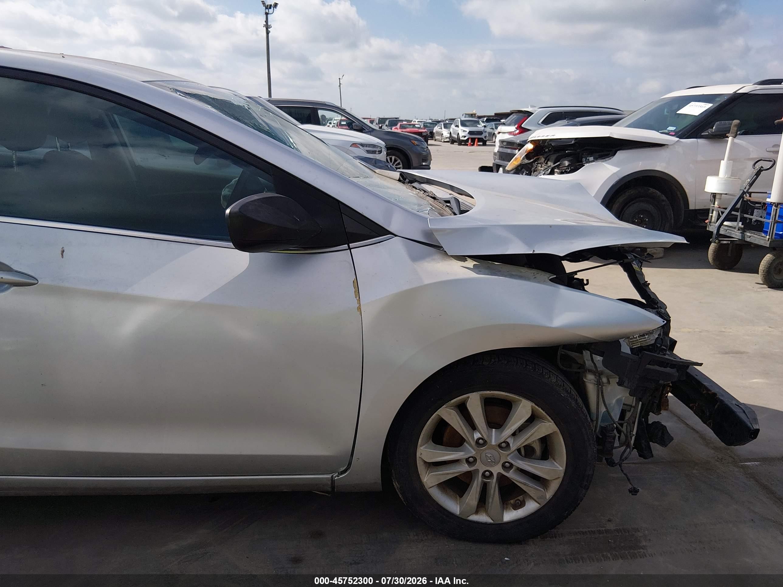 2013 Hyundai Elantra Gt   Серебряный vin: KMHD35LE0DU024029