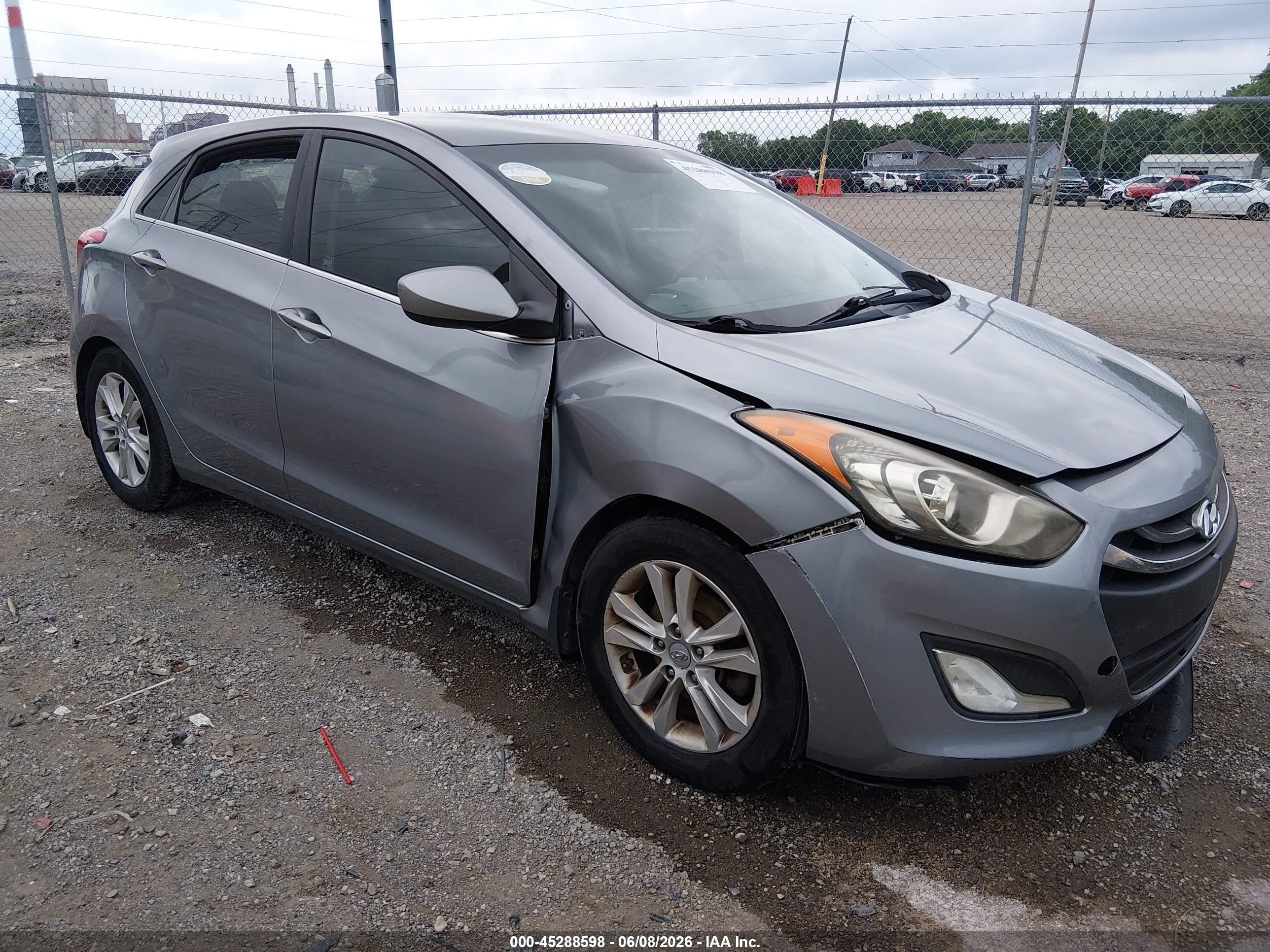 2013 Hyundai Elantra Gt   Gray vin: KMHD35LE0DU028730