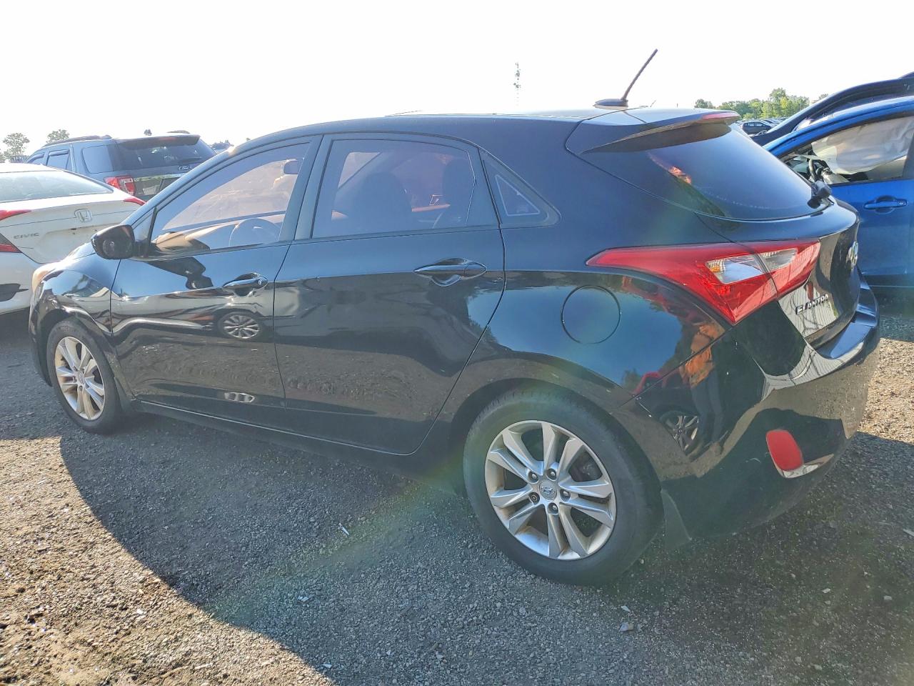 2013 Hyundai Elantra Gt Base Black vin: KMHD35LE0DU031675