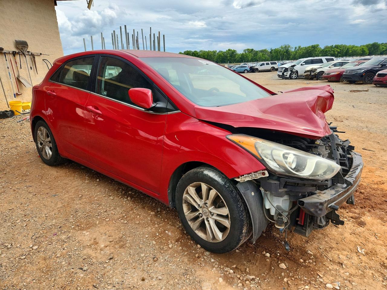 2013 Hyundai Elantra Gt Base Red vin: KMHD35LE0DU054423