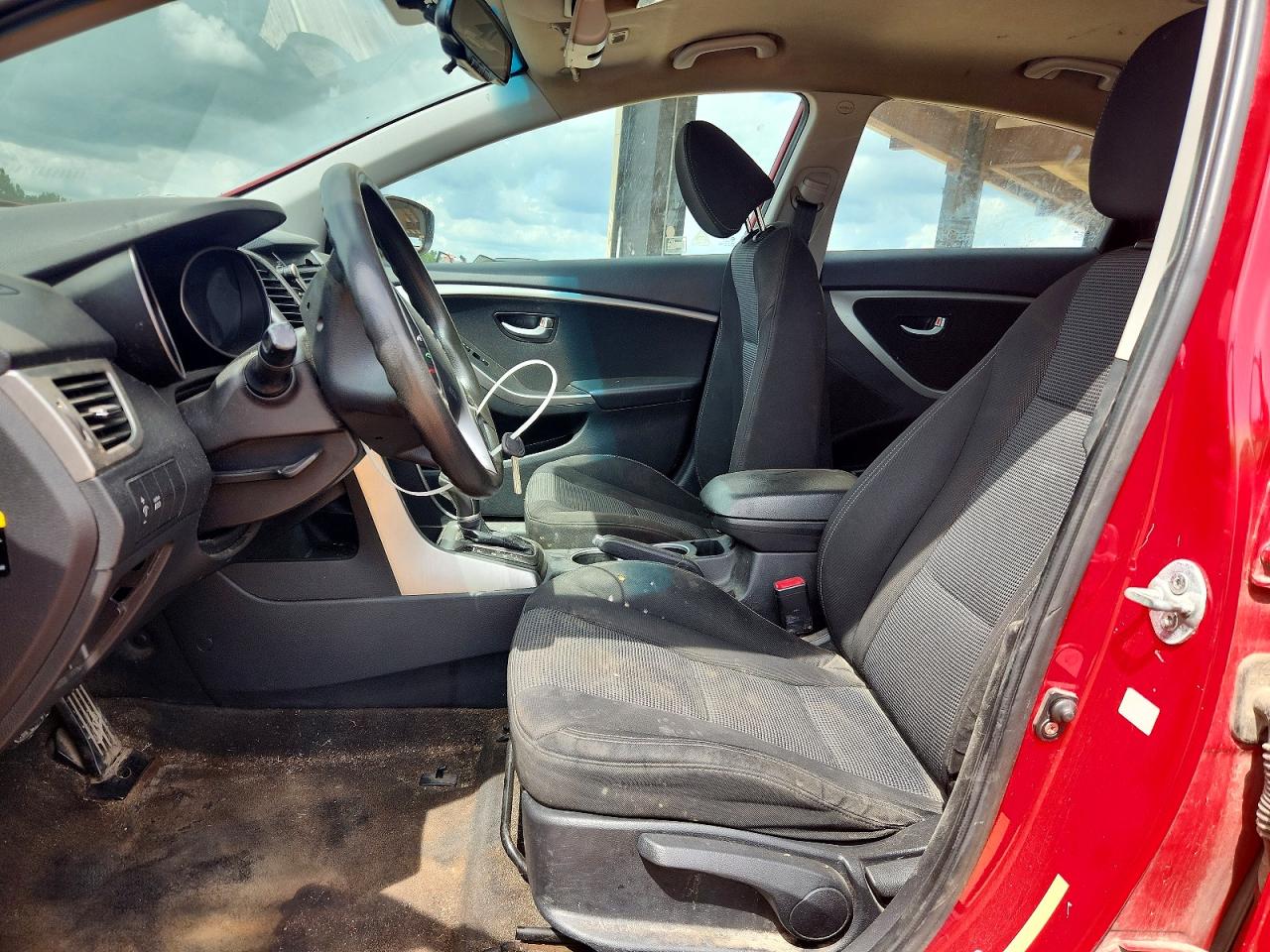 2013 Hyundai Elantra Gt Base Red vin: KMHD35LE0DU054423