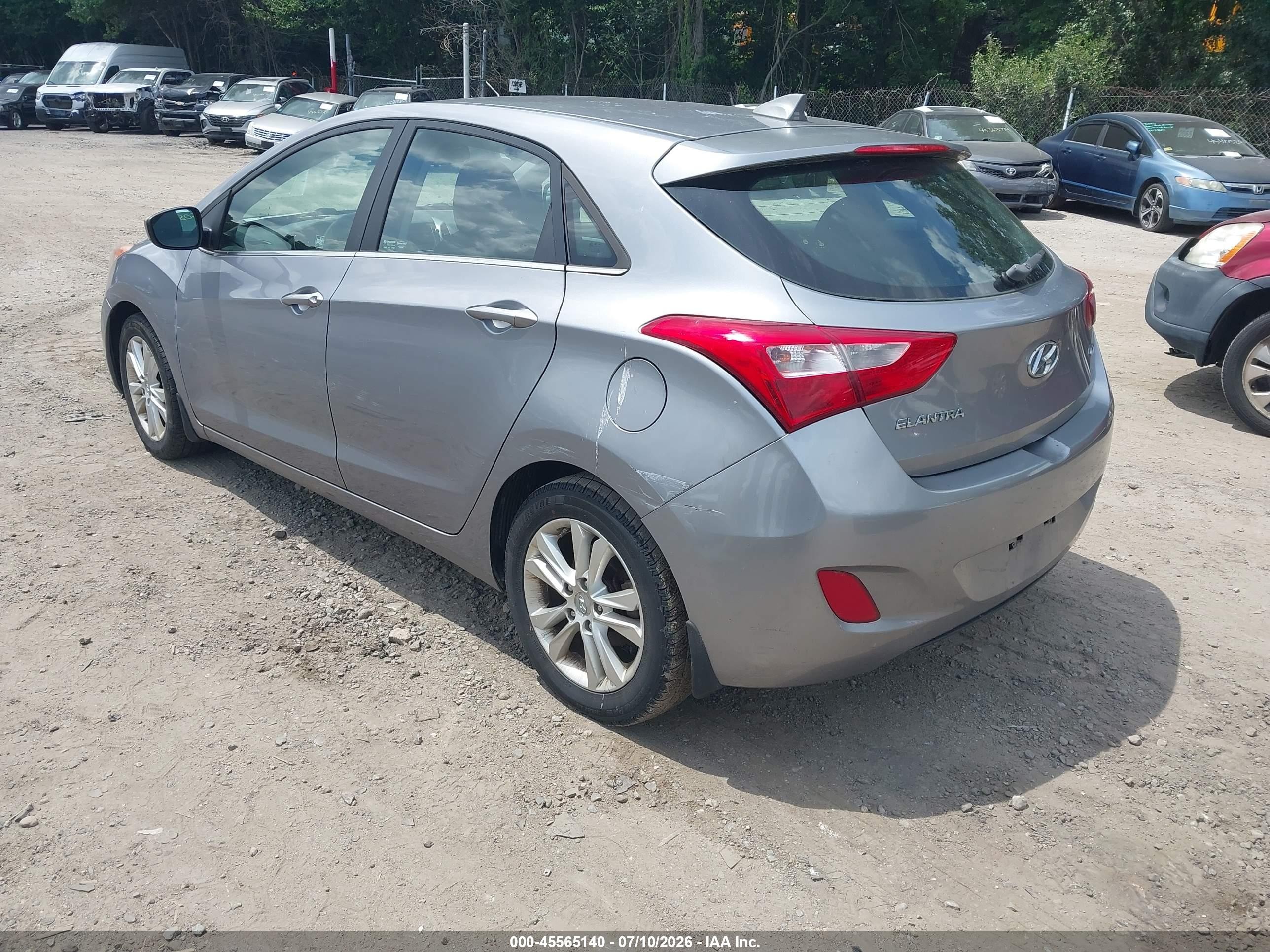 2013 Hyundai Elantra Gt   Silver vin: KMHD35LE0DU054762