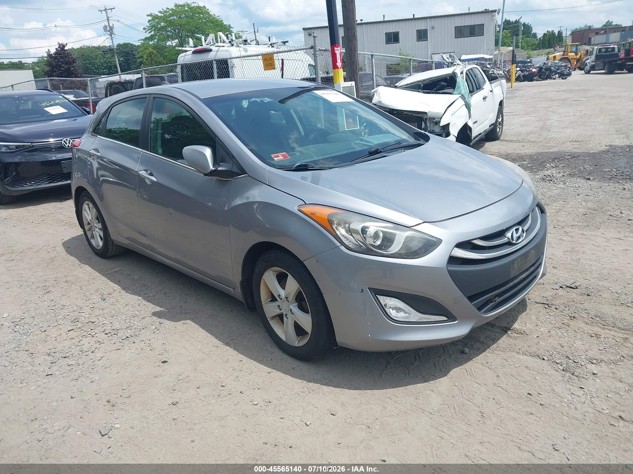 2013 Hyundai Elantra Gt   Silver vin: KMHD35LE0DU054762