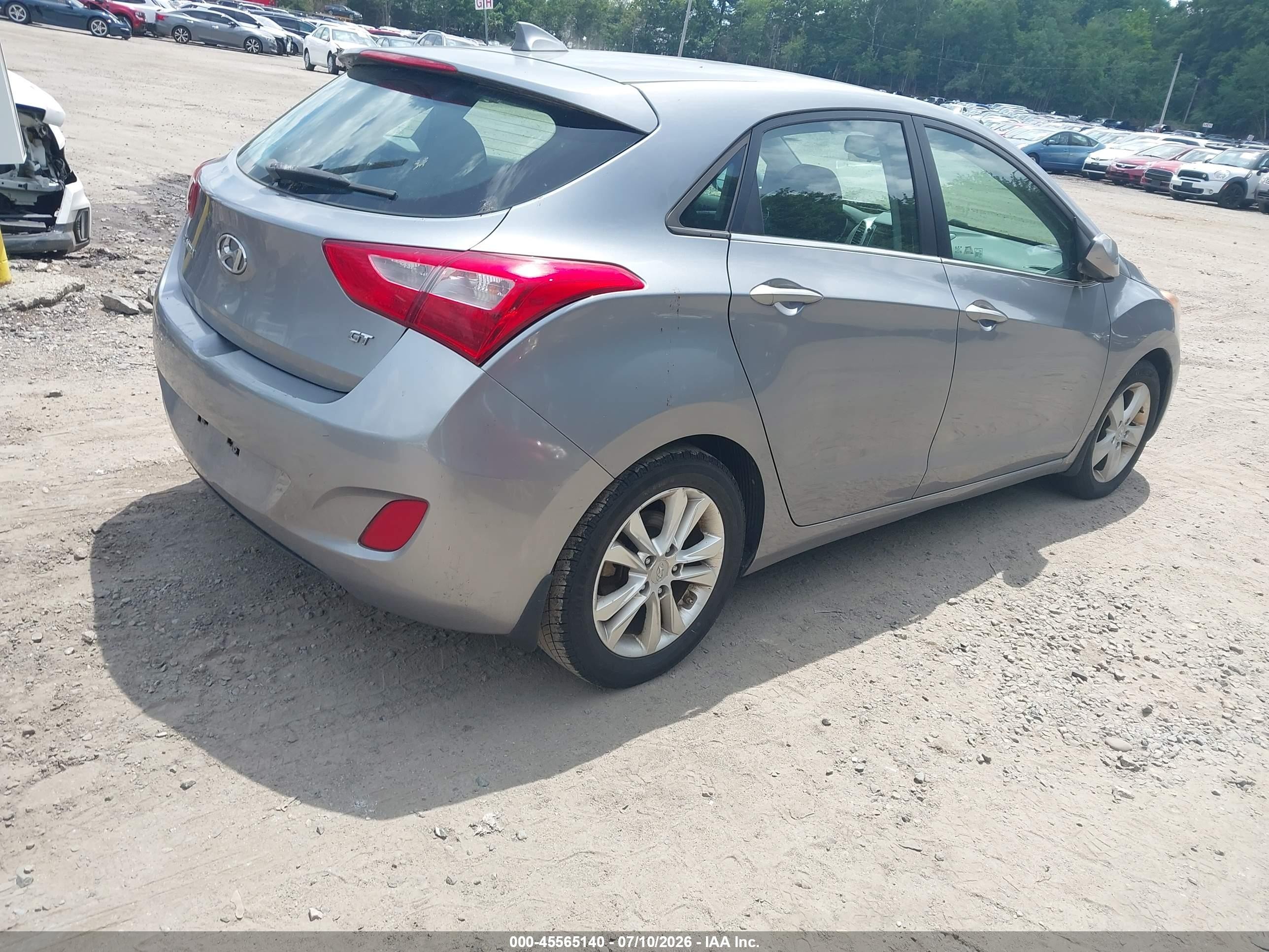 2013 Hyundai Elantra Gt   Silver vin: KMHD35LE0DU054762