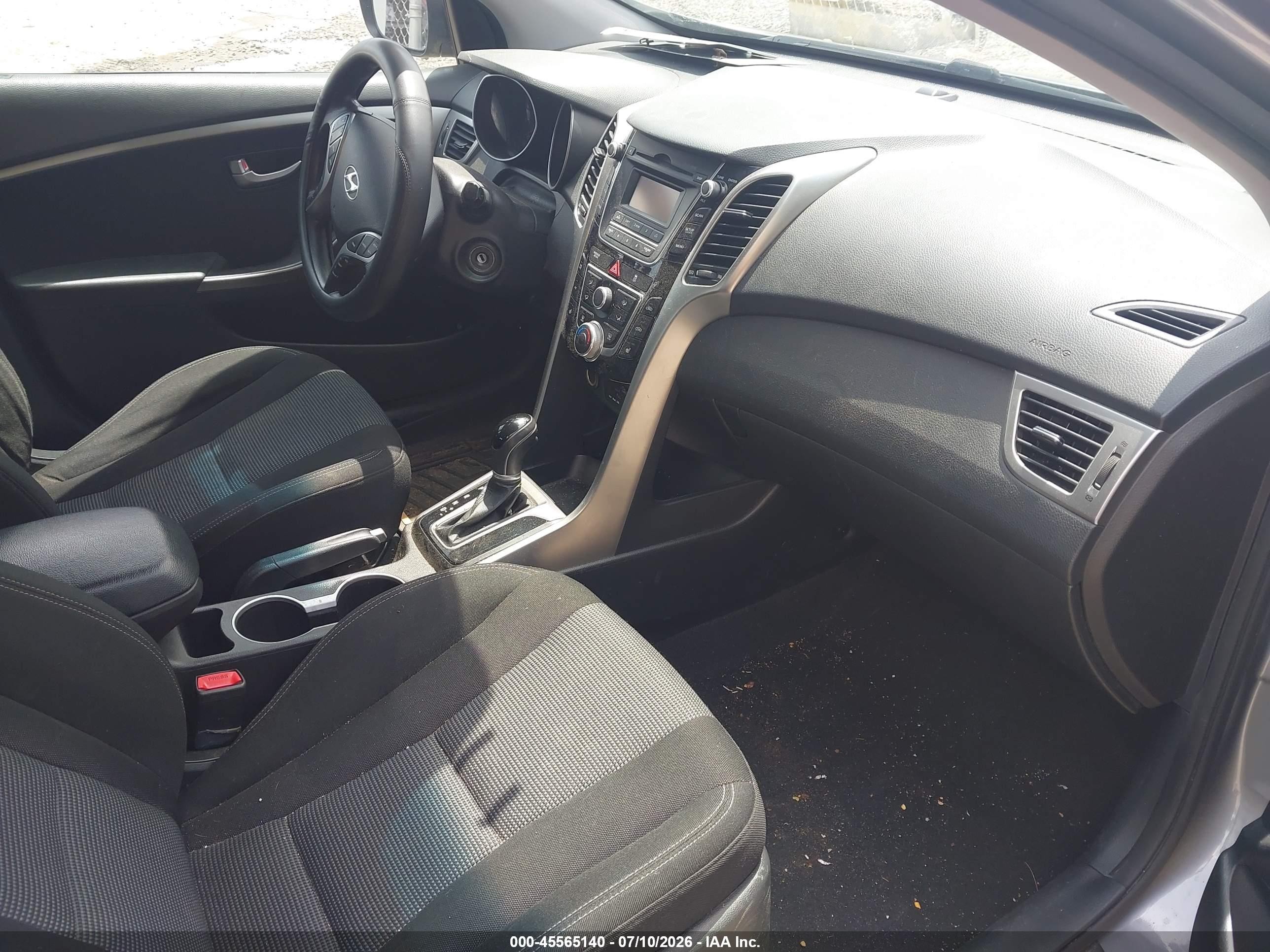 2013 Hyundai Elantra Gt   Silver vin: KMHD35LE0DU054762