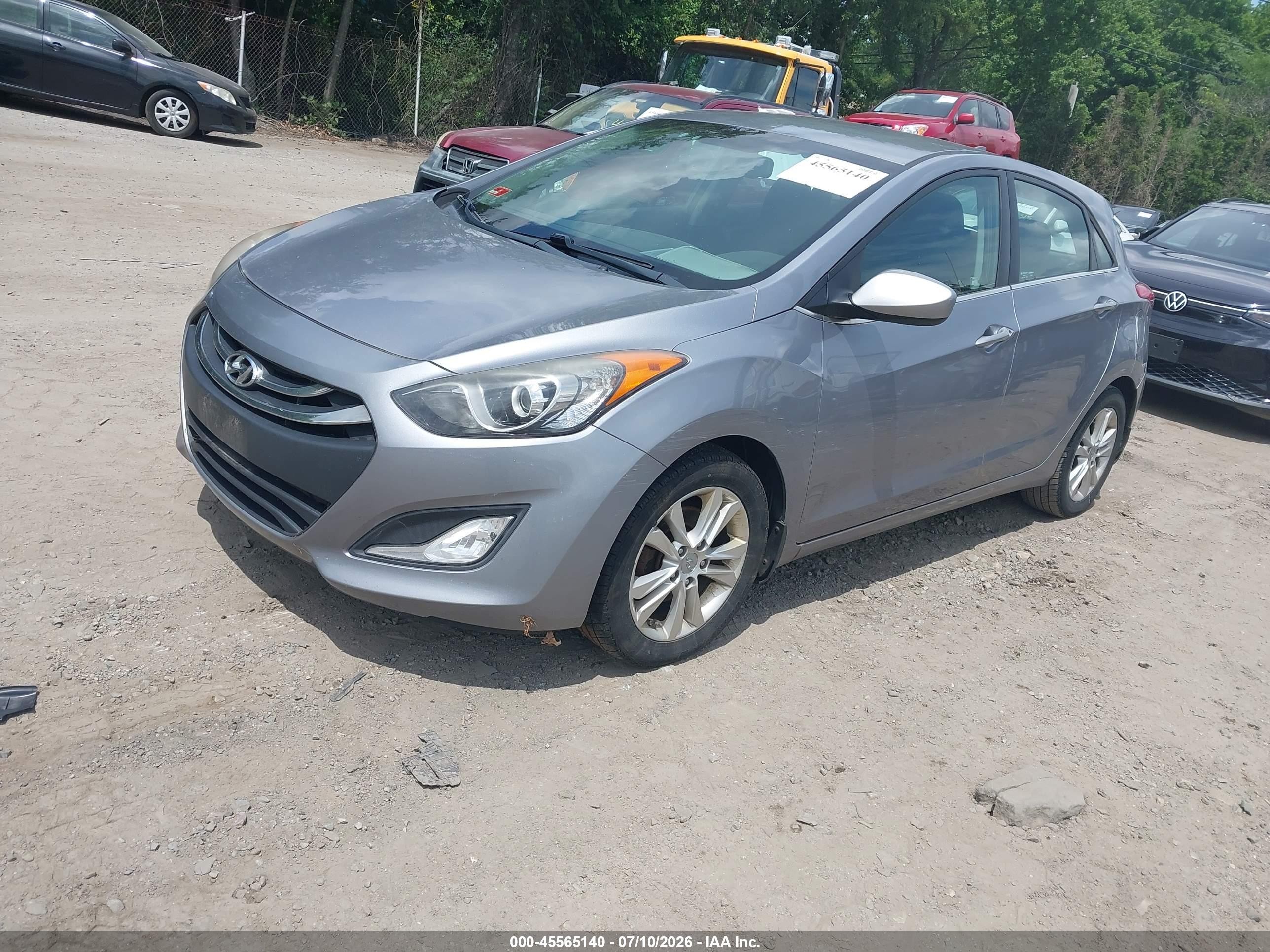 2013 Hyundai Elantra Gt   Silver vin: KMHD35LE0DU054762
