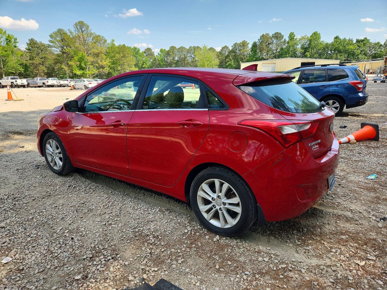 2013 Hyundai Elantra Gt Base Red vin: KMHD35LE0DU058214