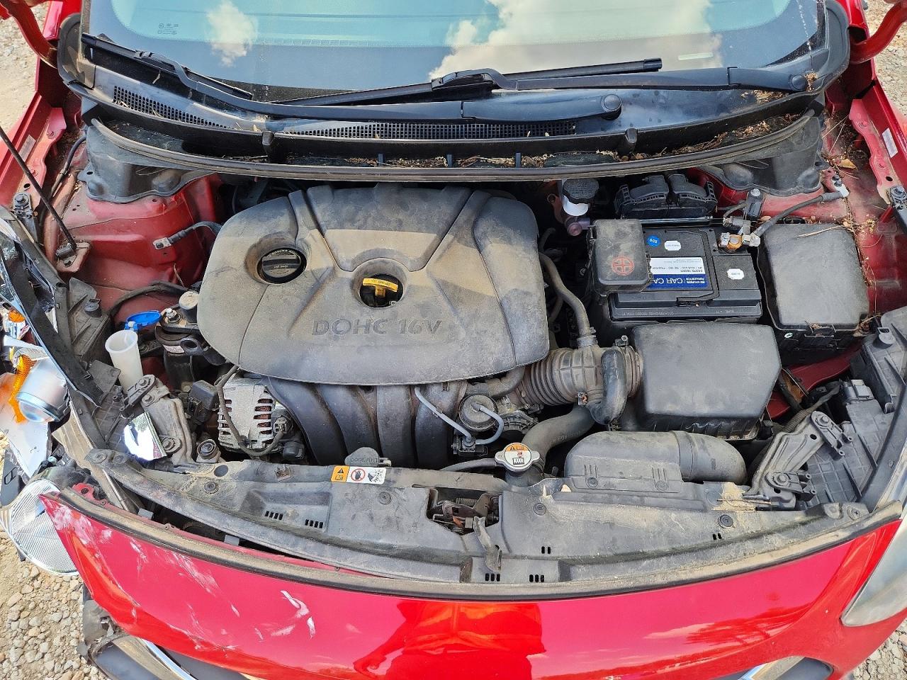 2013 Hyundai Elantra Gt Base Red vin: KMHD35LE0DU058214