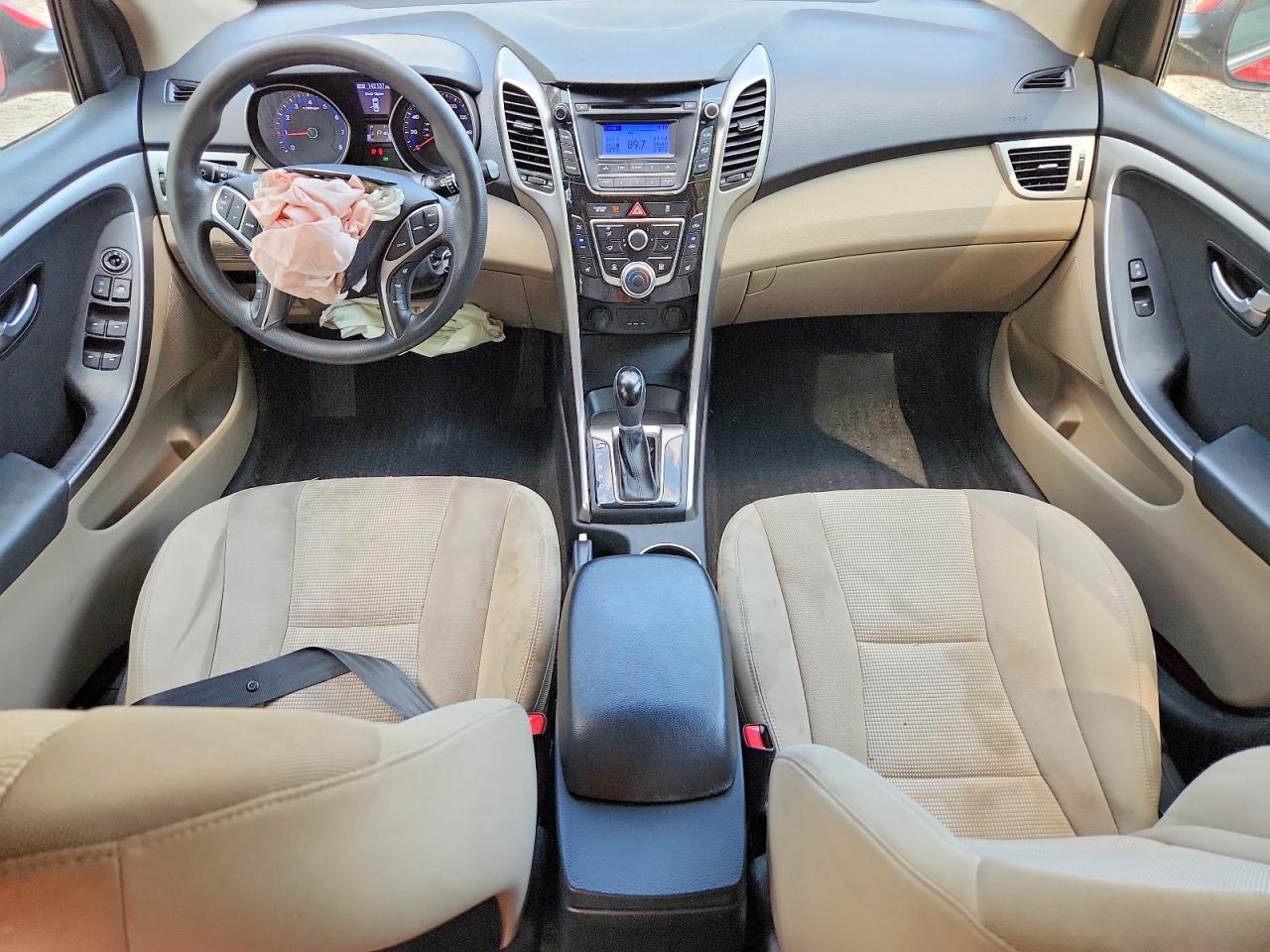 2013 Hyundai Elantra Gt Base Red vin: KMHD35LE0DU058214