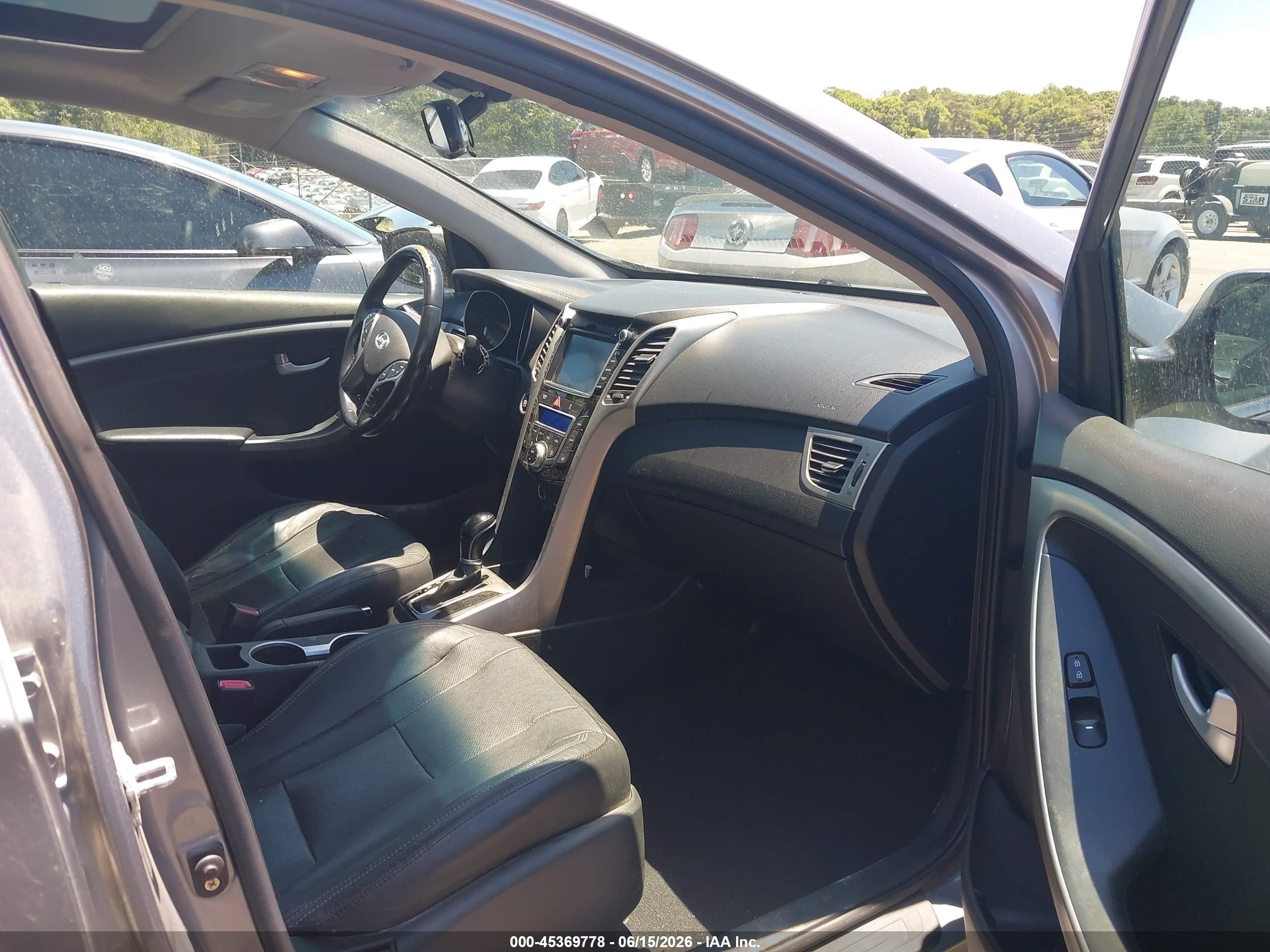 2013 Hyundai Elantra Gt   Silver vin: KMHD35LE0DU062733