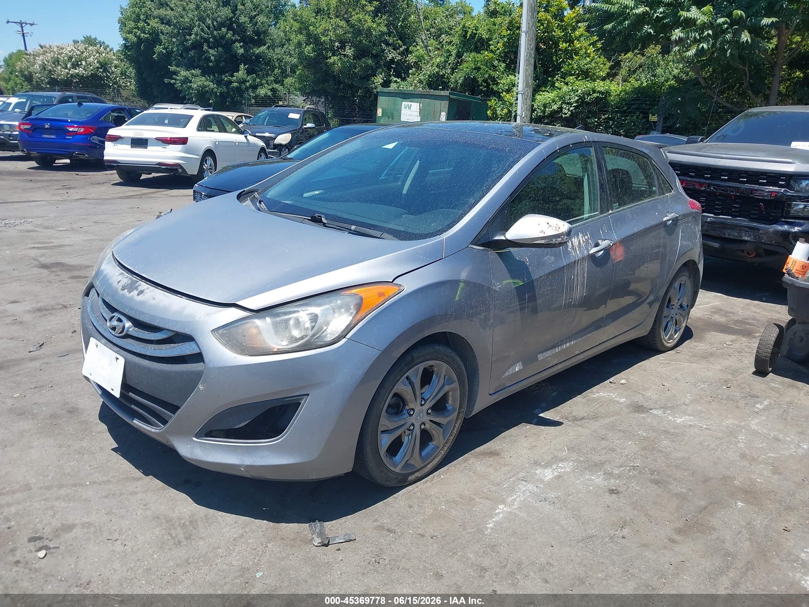 2013 Hyundai Elantra Gt   Silver vin: KMHD35LE0DU062733