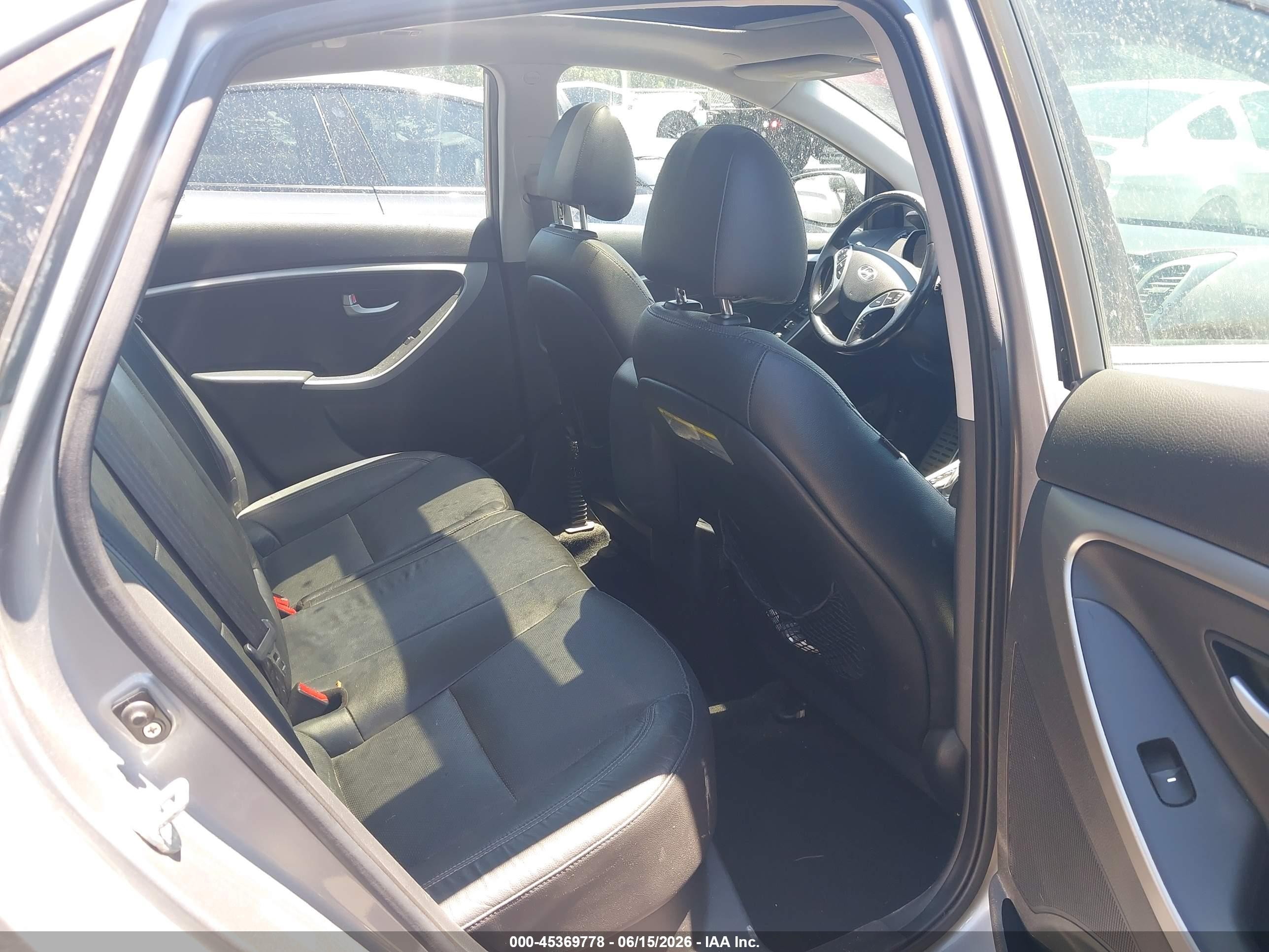 2013 Hyundai Elantra Gt   Silver vin: KMHD35LE0DU062733