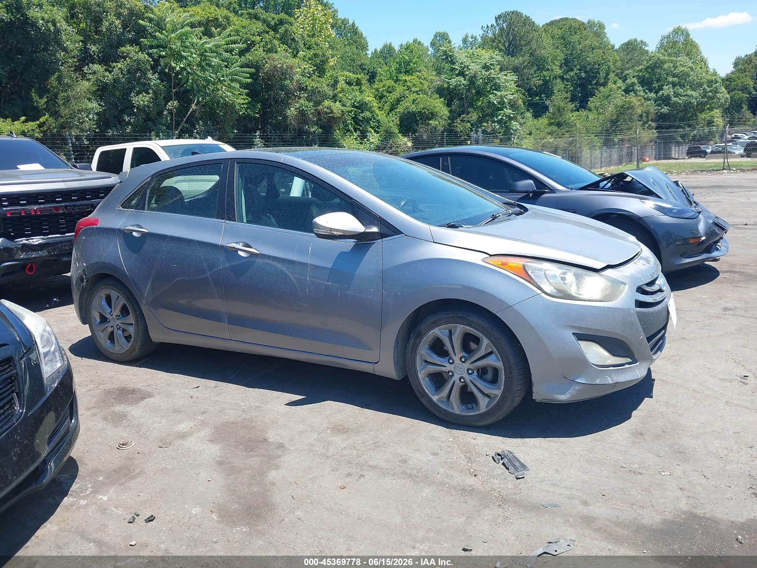 2013 Hyundai Elantra Gt   Silver vin: KMHD35LE0DU062733