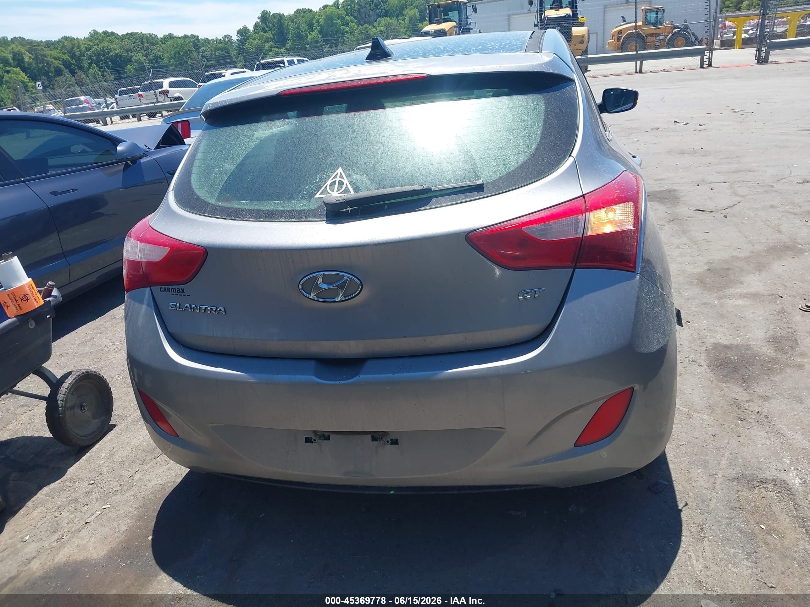 2013 Hyundai Elantra Gt   Silver vin: KMHD35LE0DU062733