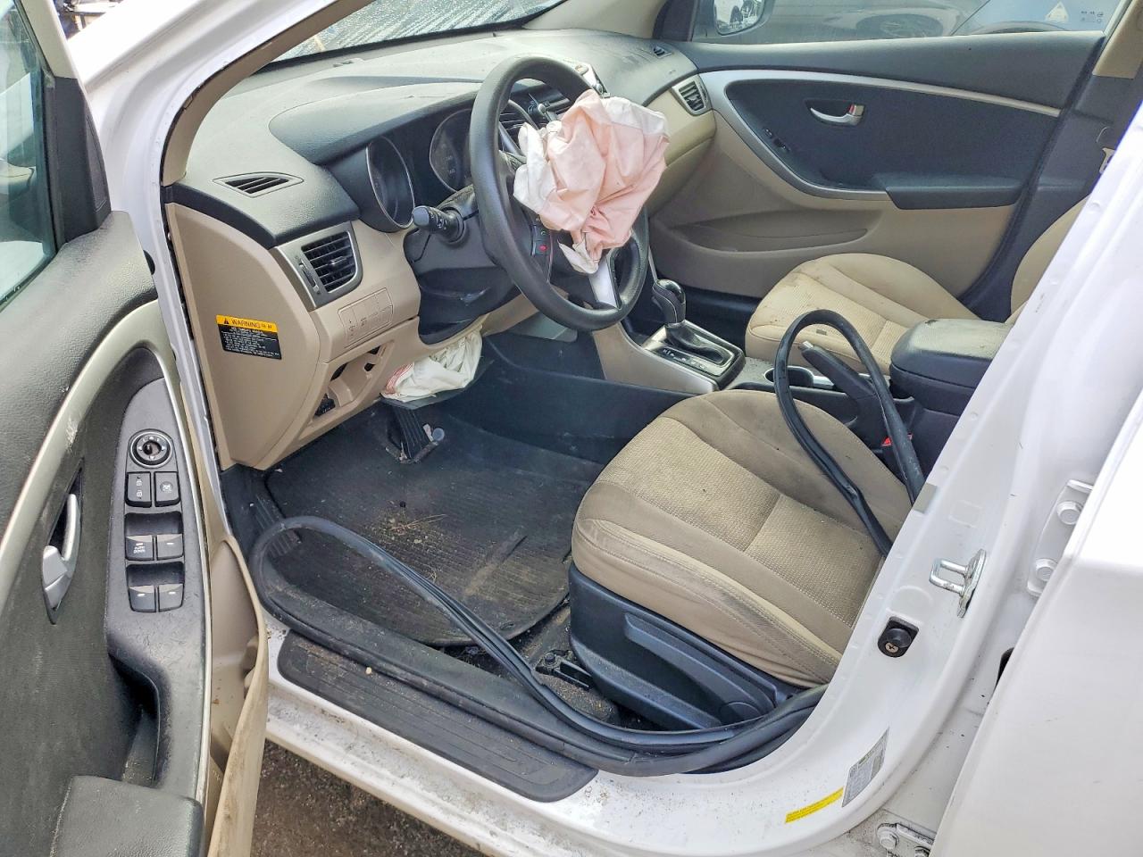 2013 Hyundai Elantra Gt Base White vin: KMHD35LE0DU079192