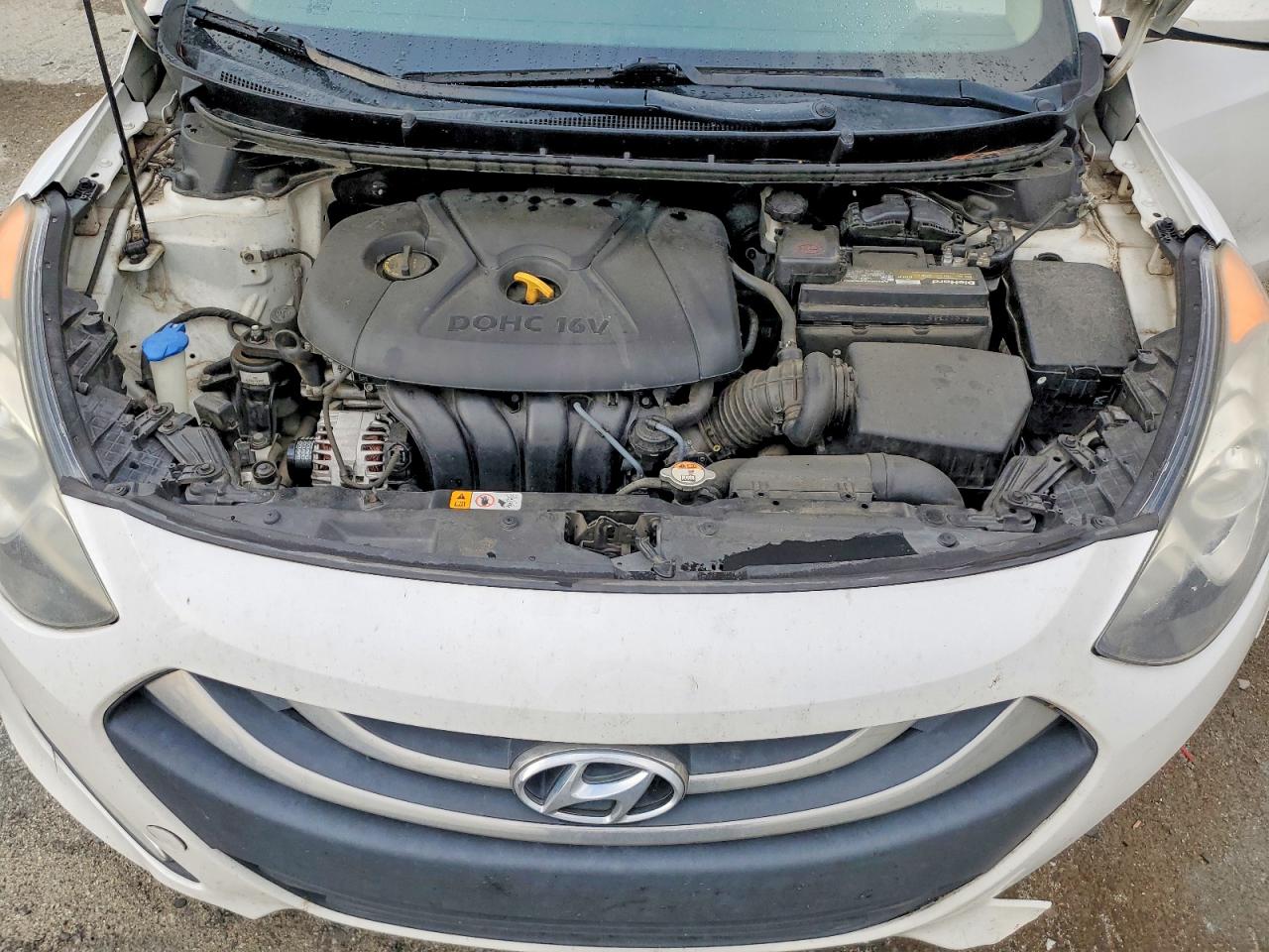 2013 Hyundai Elantra Gt Base White vin: KMHD35LE0DU079192