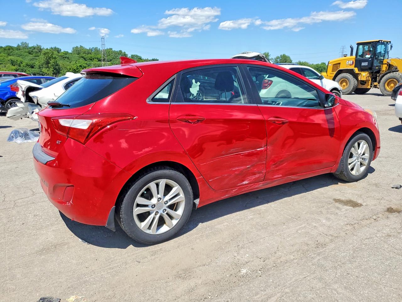 2013 Hyundai Elantra Gt Base Red vin: KMHD35LE0DU110828