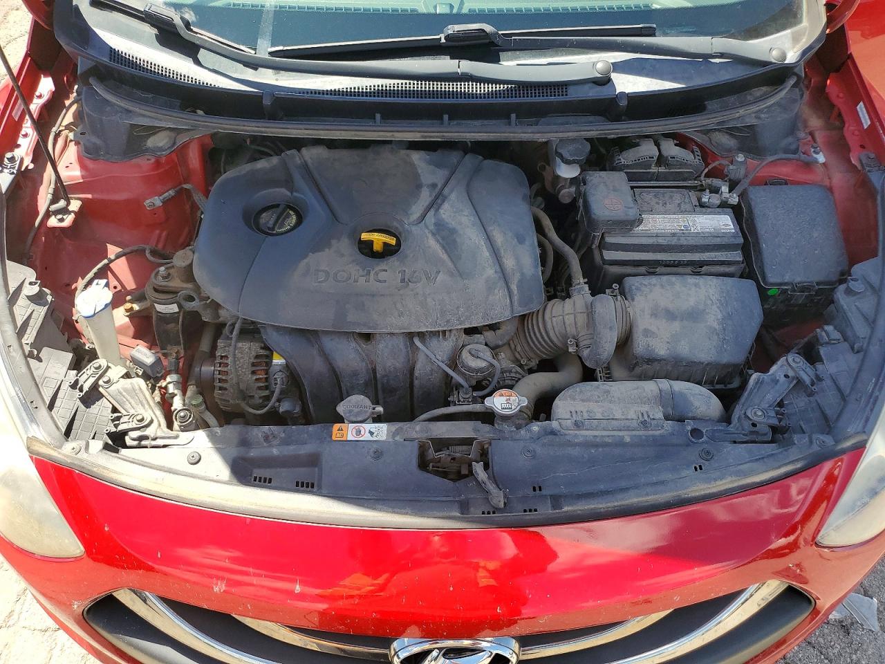 2013 Hyundai Elantra Gt Base Red vin: KMHD35LE0DU110828