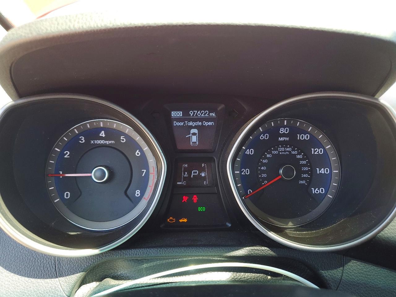 2013 Hyundai Elantra Gt Base Red vin: KMHD35LE0DU110828