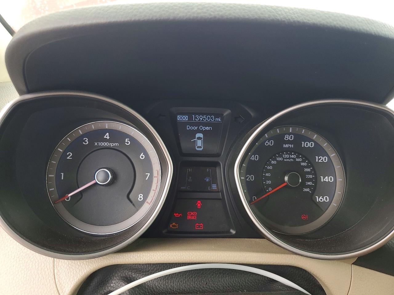 2013 Hyundai Elantra Gt Base Red vin: KMHD35LE0DU111476