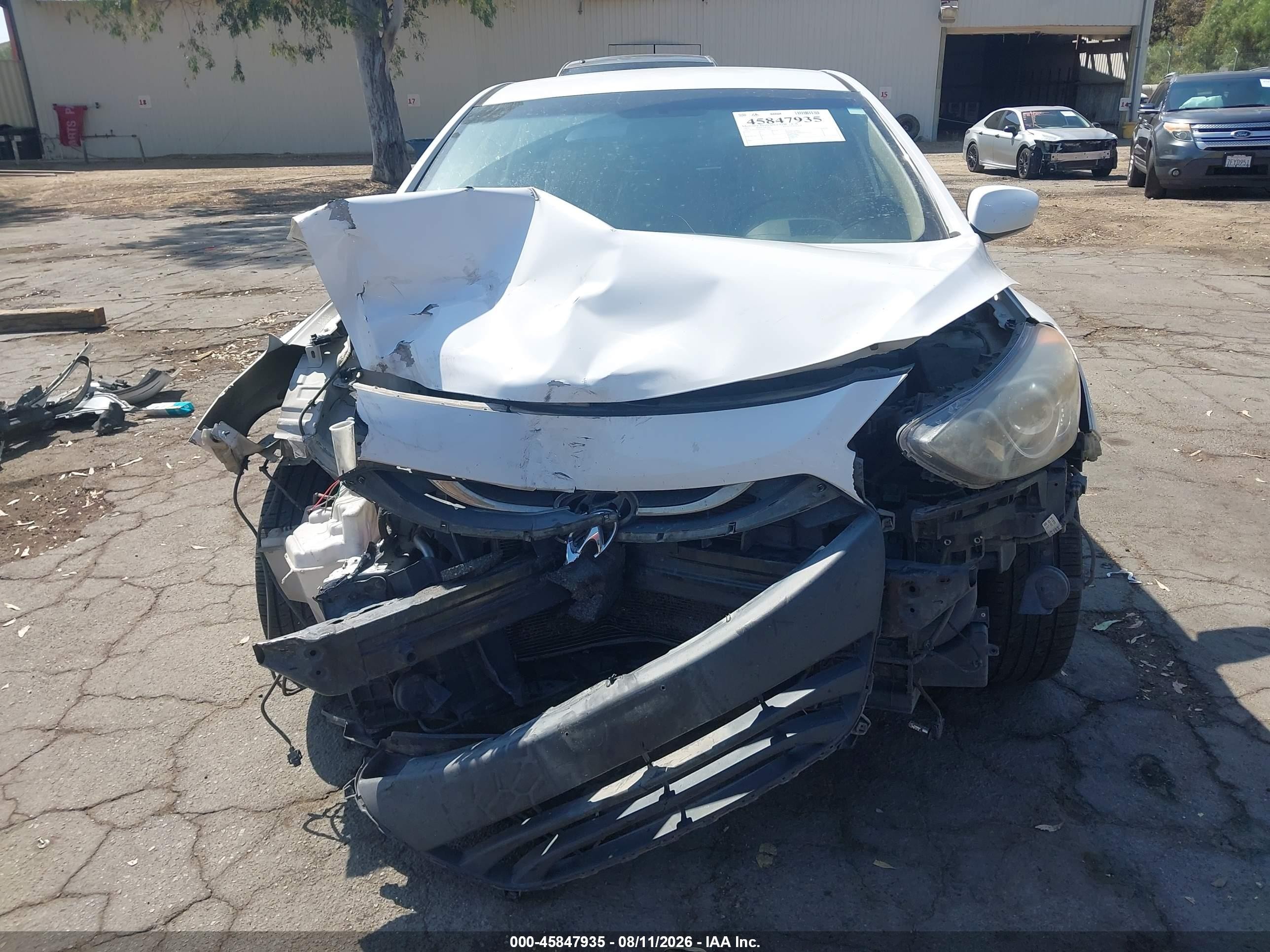 2013 Hyundai Elantra Gt   White vin: KMHD35LE0DU119920