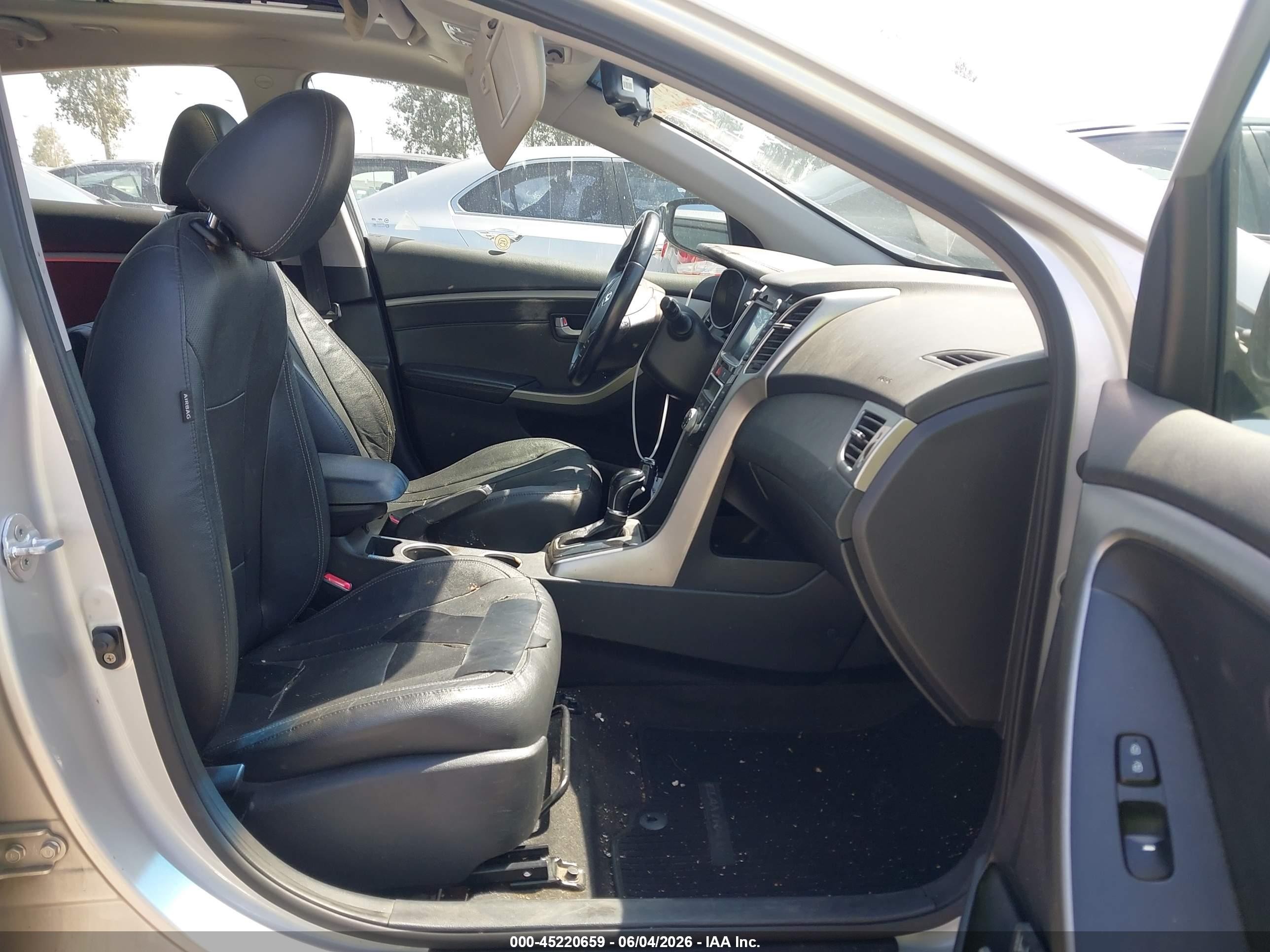 2013 Hyundai Elantra Gt   Silver vin: KMHD35LE0DU122297