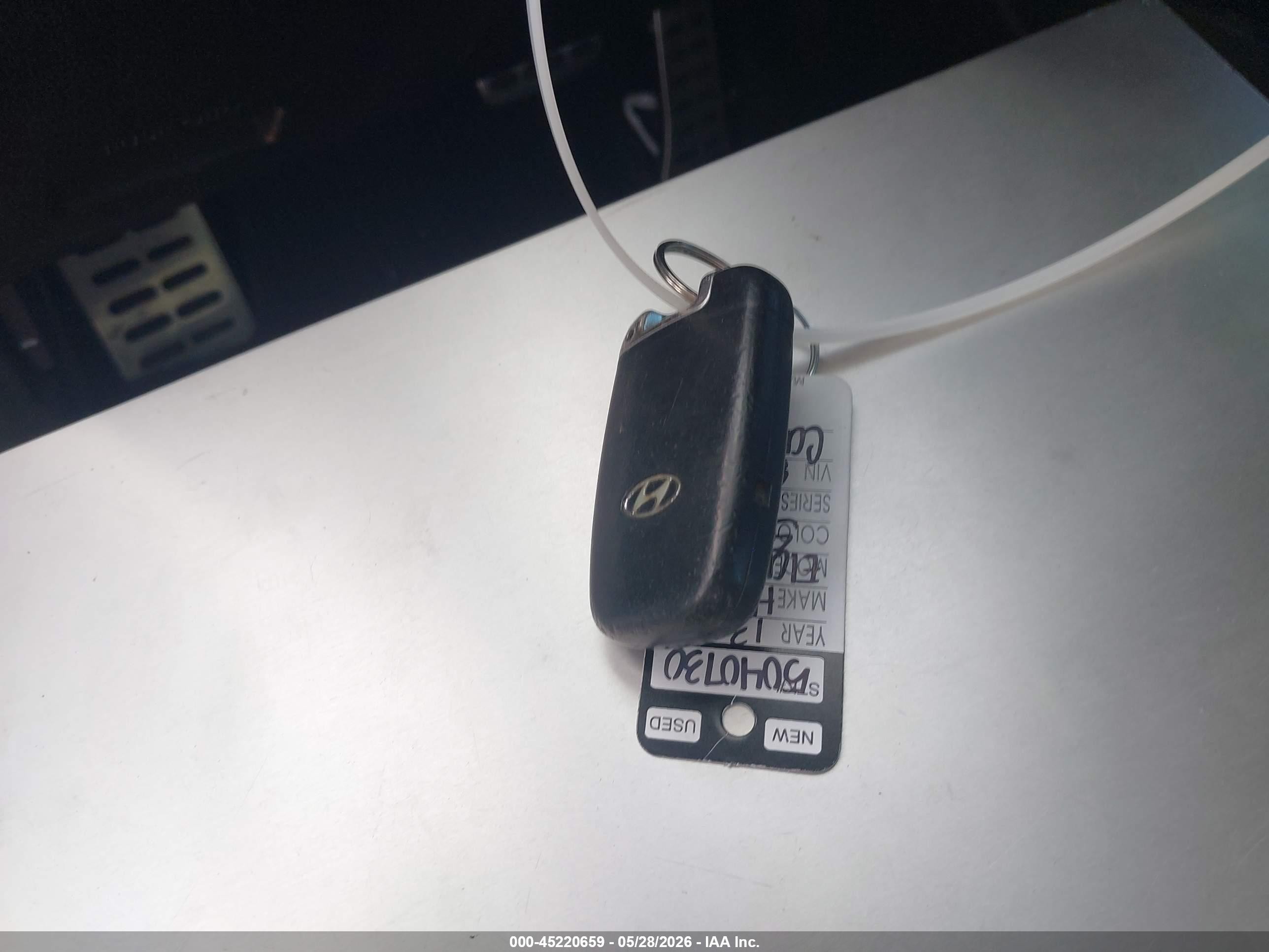 2013 Hyundai Elantra Gt   Silver vin: KMHD35LE0DU122297