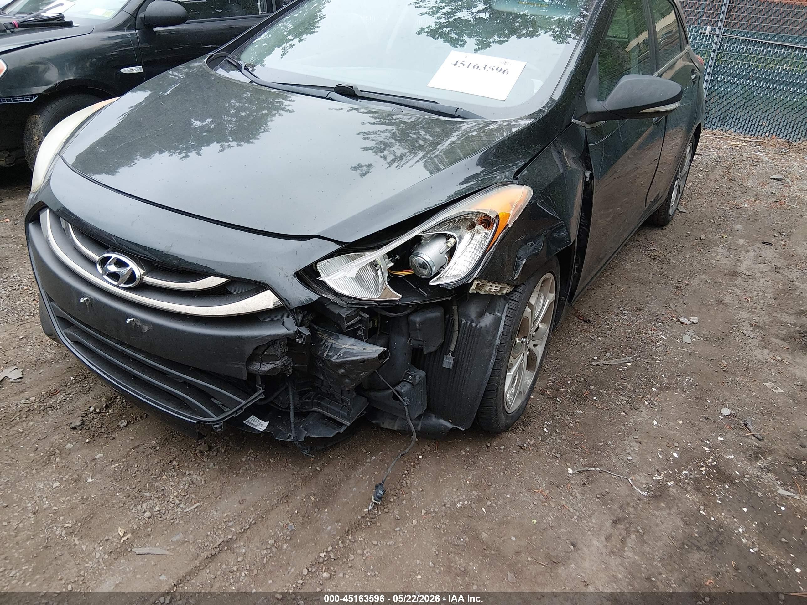 2013 Hyundai Elantra Gt Black vin: KMHD35LE0DU131095