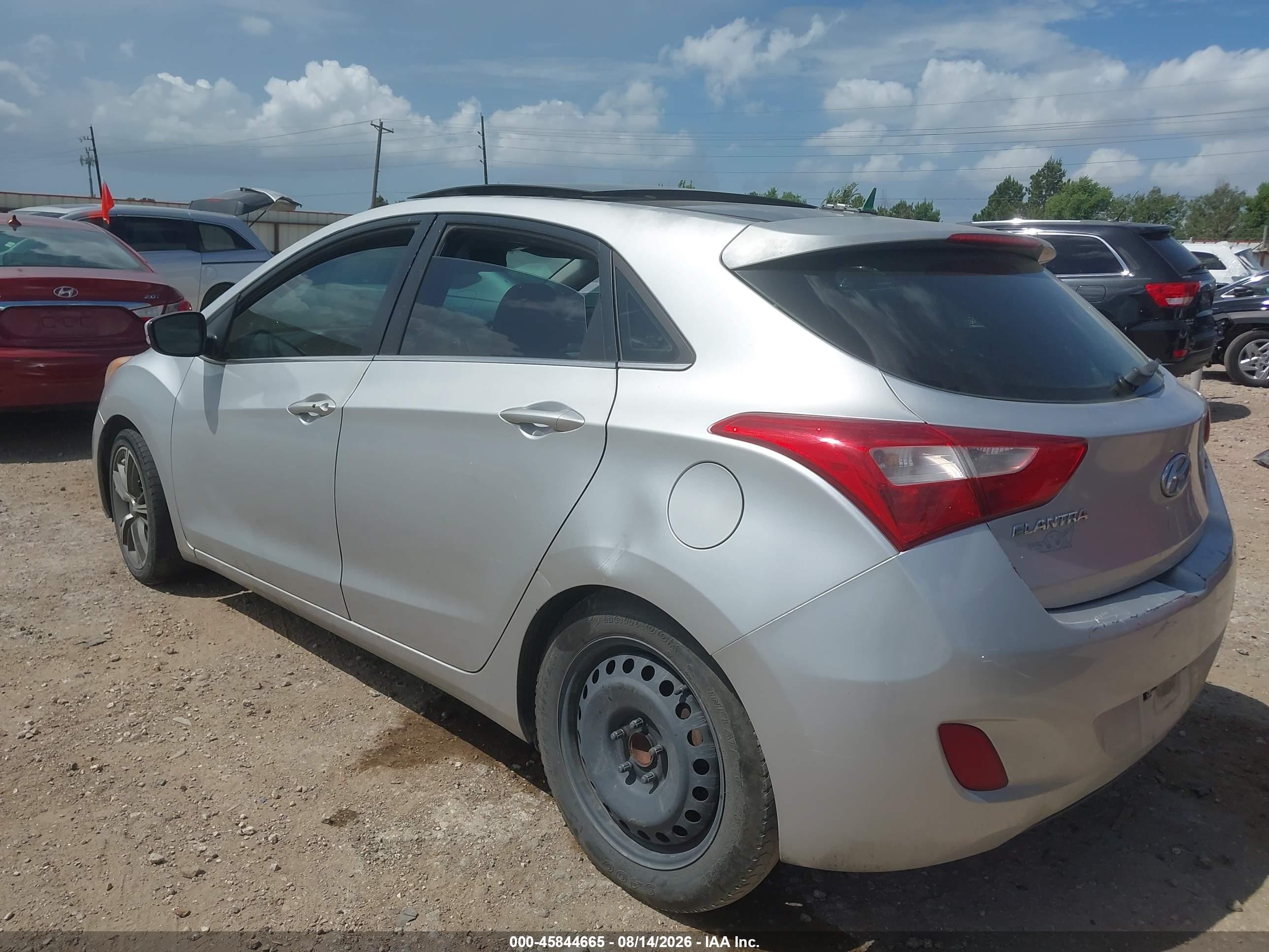 2013 Hyundai Elantra Gt   Серебряный vin: KMHD35LE0DU132456