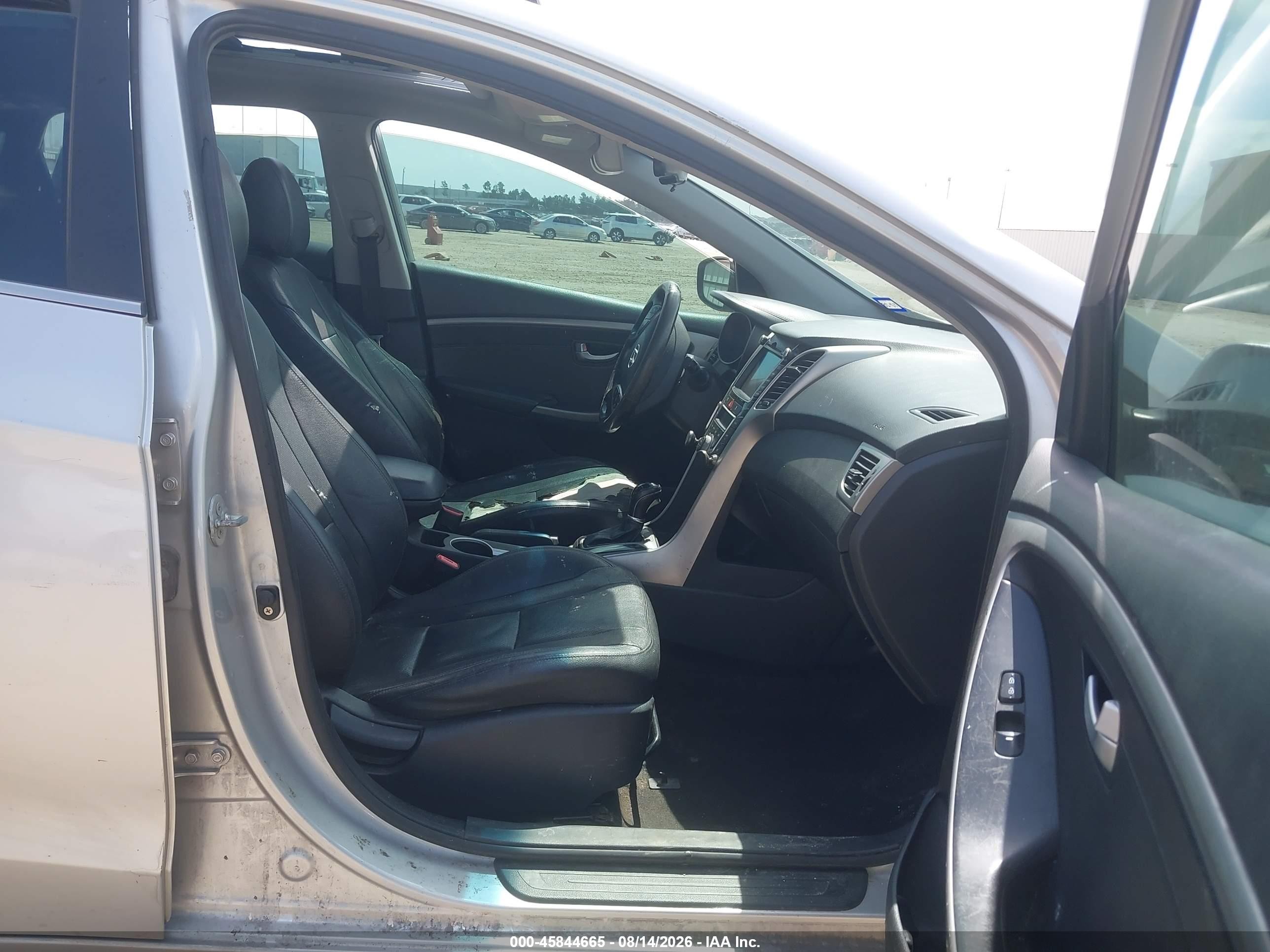 2013 Hyundai Elantra Gt   Серебряный vin: KMHD35LE0DU132456