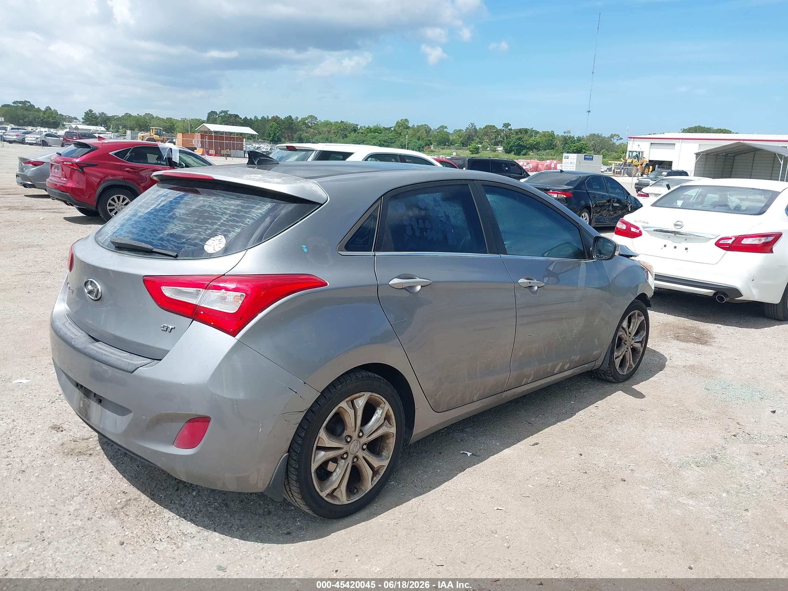 2013 Hyundai Elantra Gt   Gray vin: KMHD35LE0DU147104