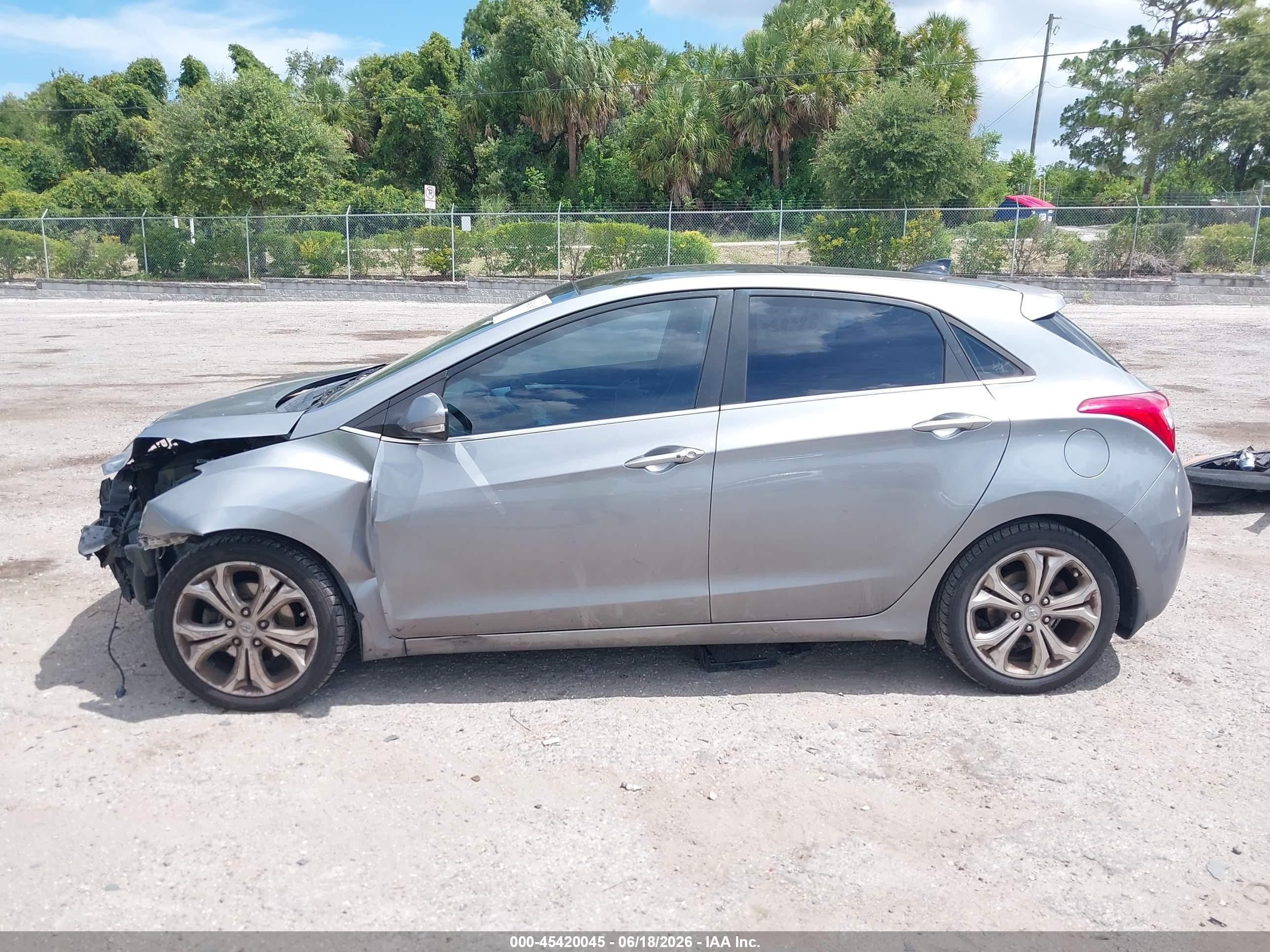 2013 Hyundai Elantra Gt   Gray vin: KMHD35LE0DU147104