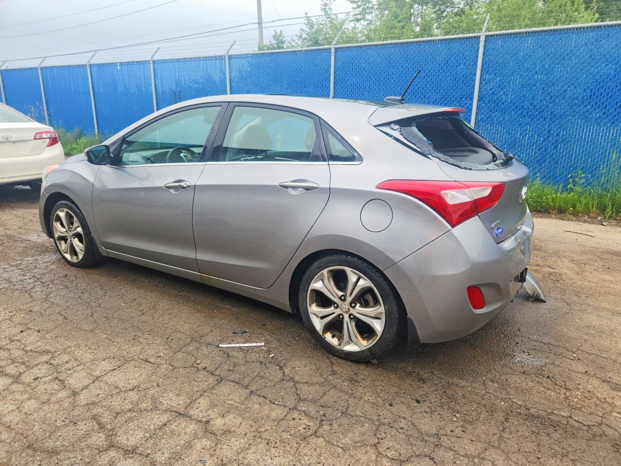 2013 Hyundai Elantra Gt Base Gray vin: KMHD35LE1DU016764