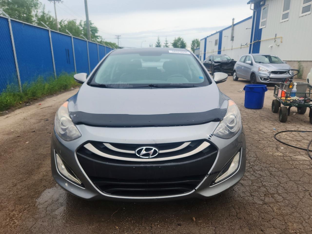 2013 Hyundai Elantra Gt Base Gray vin: KMHD35LE1DU016764