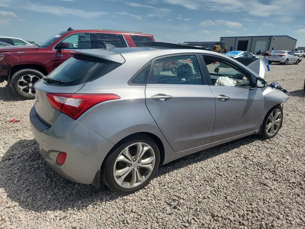 2013 Hyundai Elantra Gt Base Silver vin: KMHD35LE1DU020233