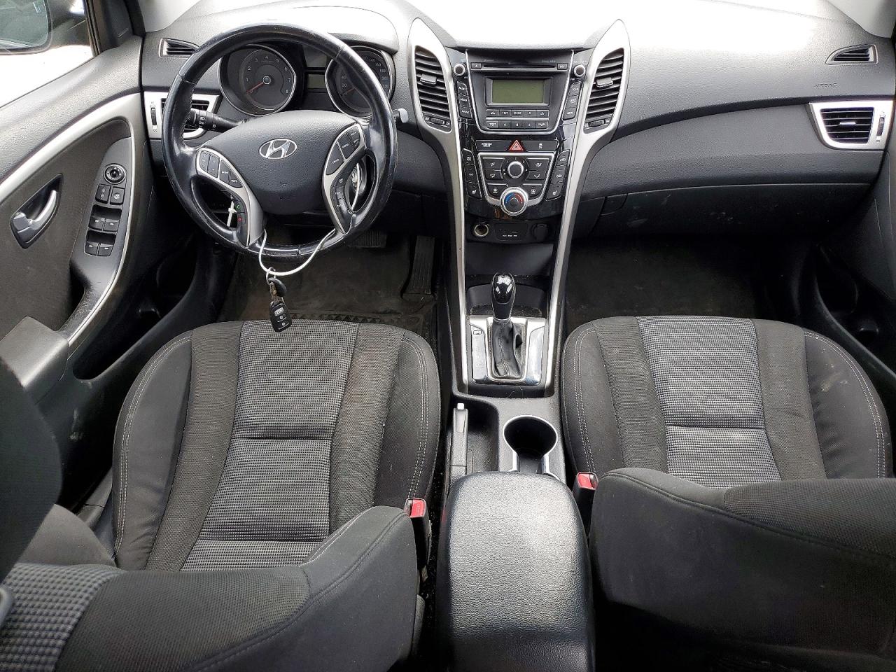 2013 Hyundai Elantra Gt Base Green vin: KMHD35LE1DU024976