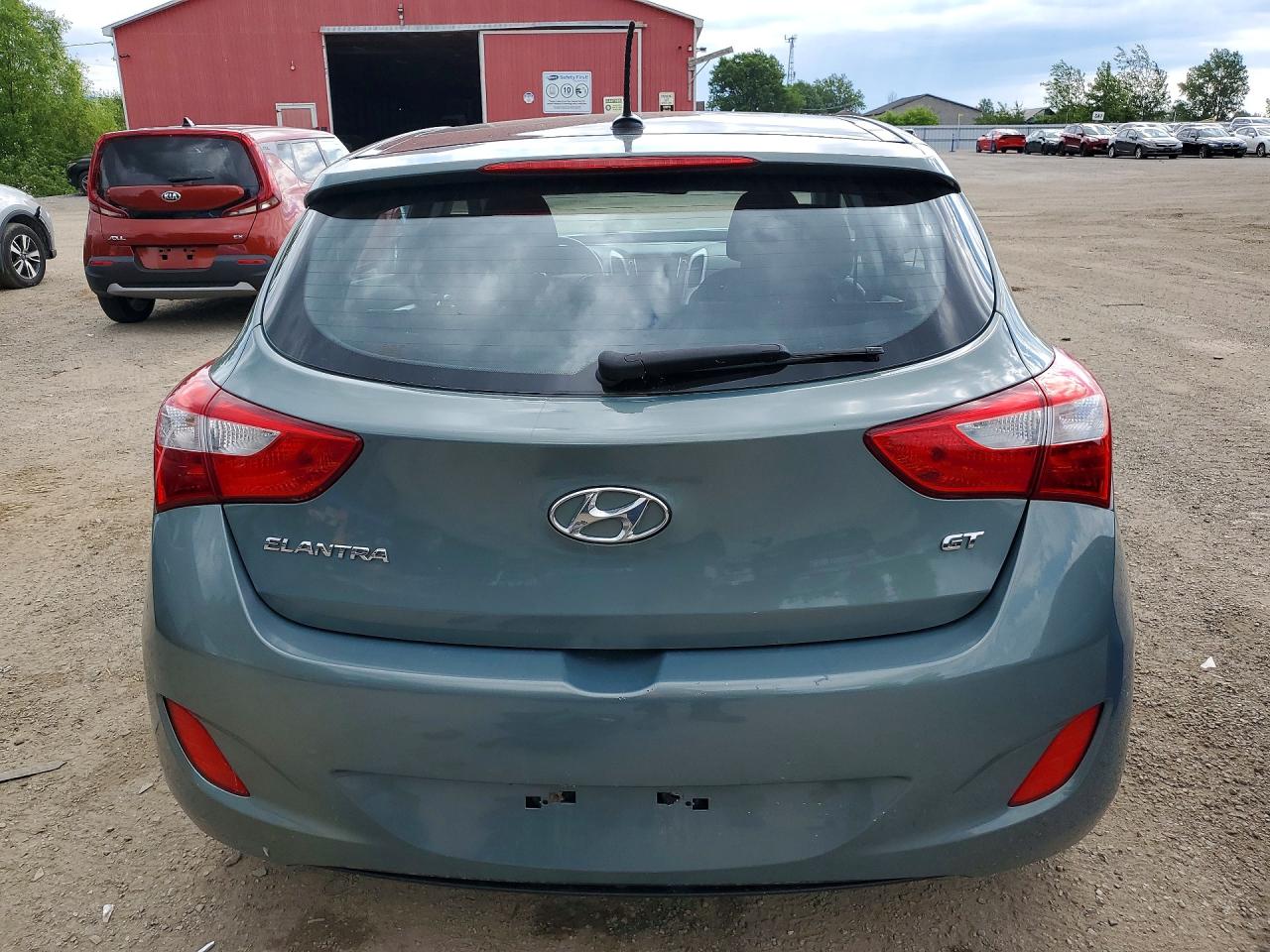 2013 Hyundai Elantra Gt Base Green vin: KMHD35LE1DU024976