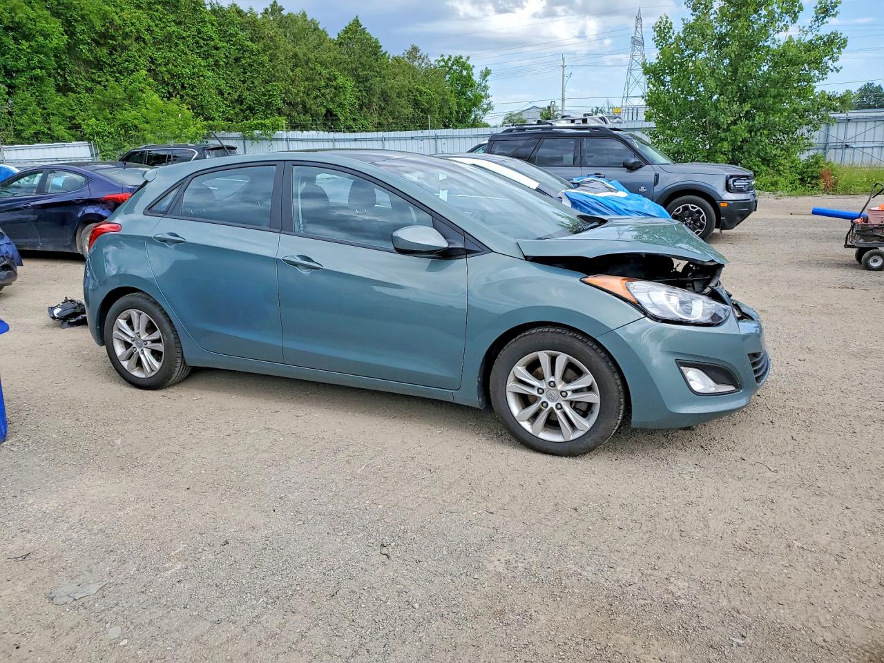 2013 Hyundai Elantra Gt Base Green vin: KMHD35LE1DU024976