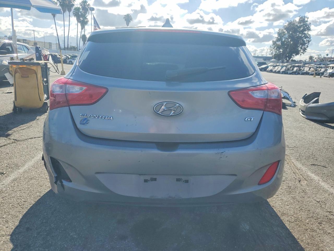 2013 Hyundai Elantra Gt Base Gray vin: KMHD35LE1DU025545